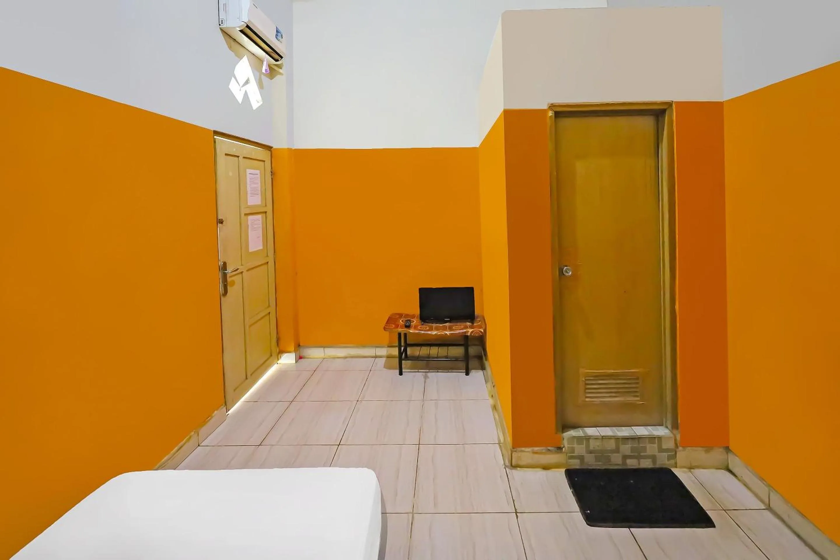 Bedroom in Hotel O Pondokan Tali Super