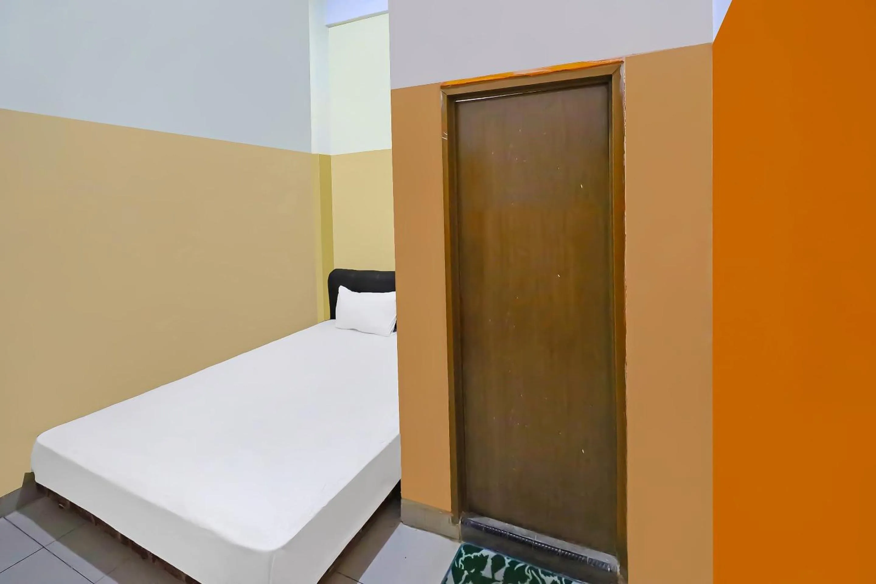 Bedroom in Hotel O Pondokan Tali Super