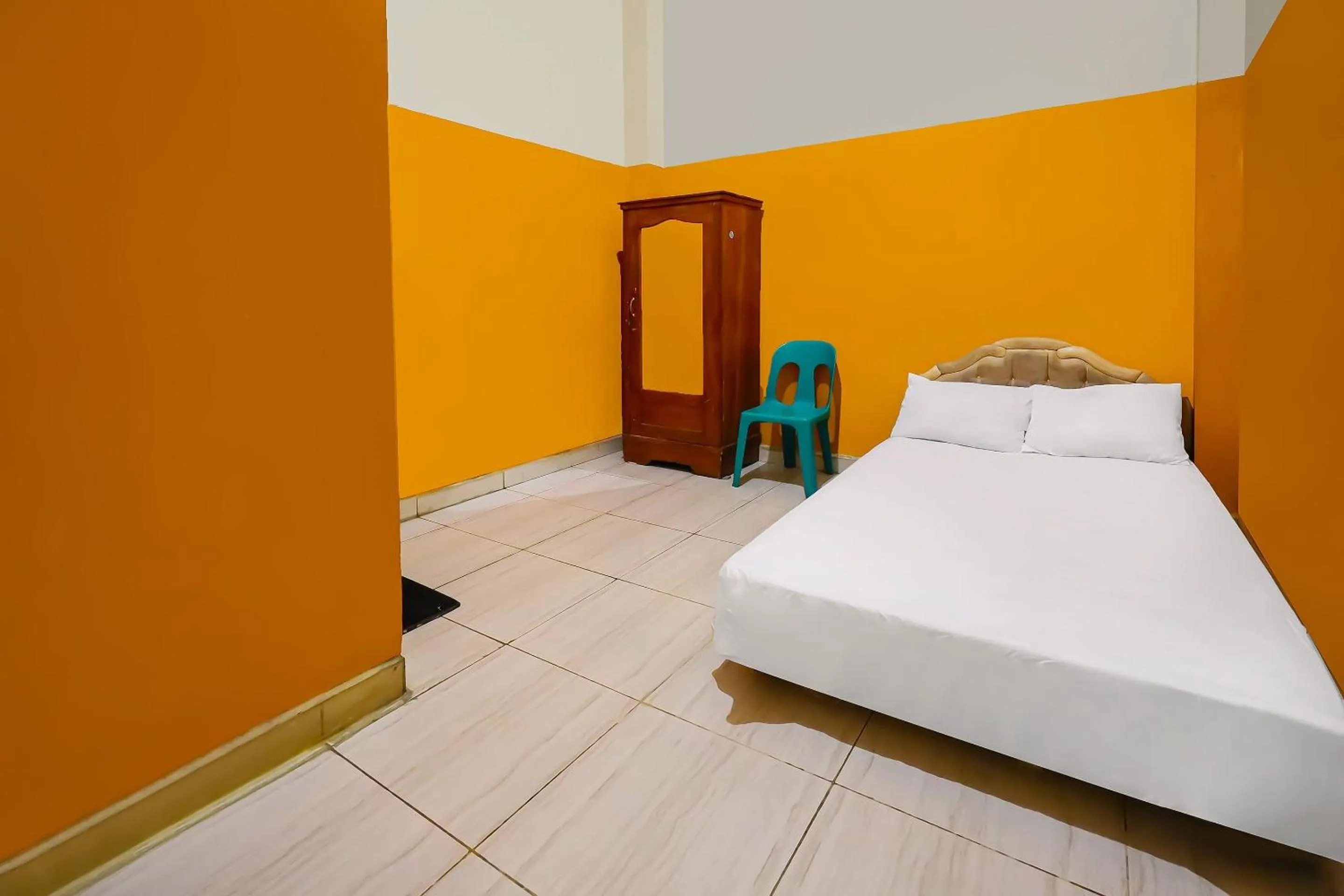 Bedroom in Hotel O Pondokan Tali Super