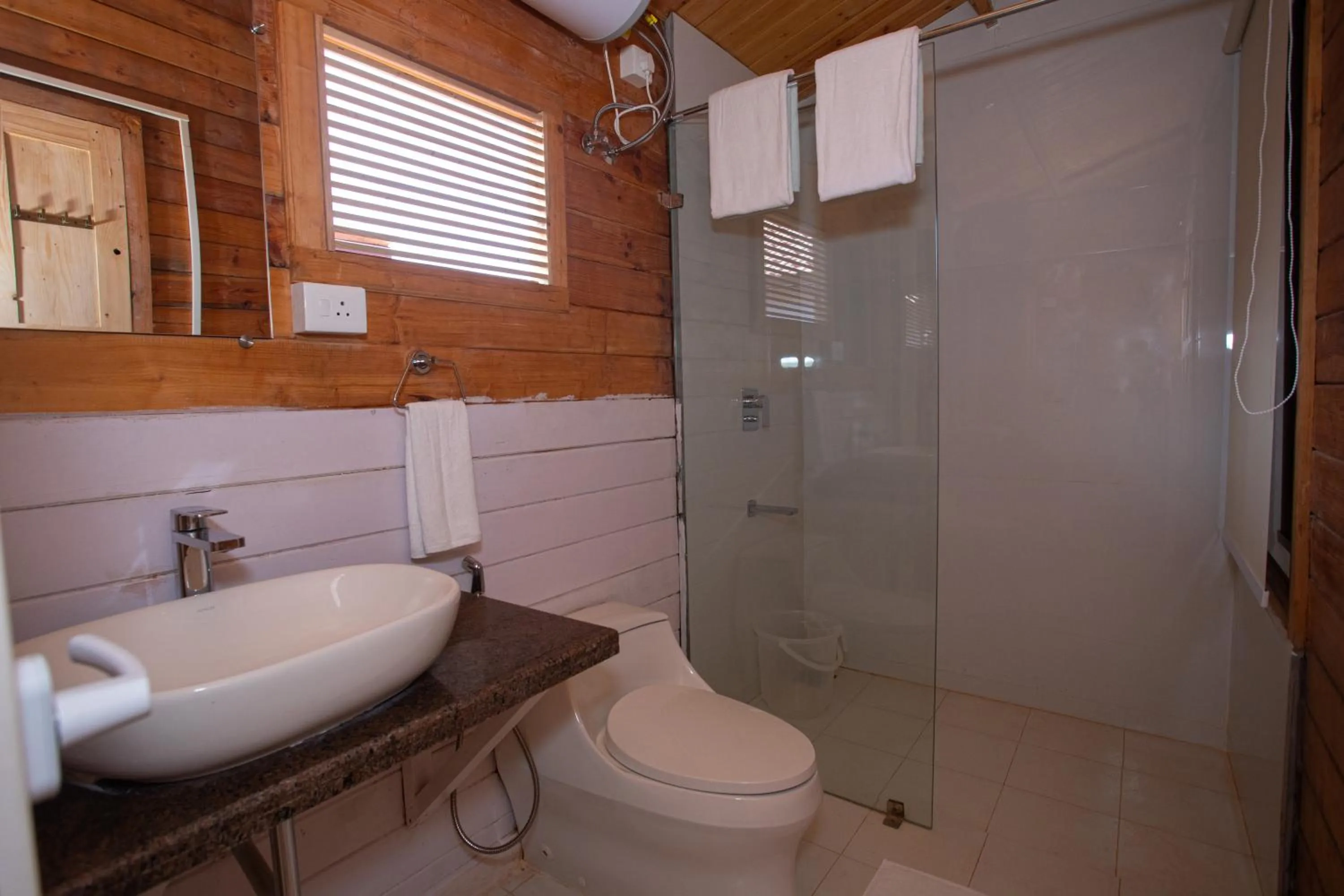 Bathroom in Dallas Beach Resorts Ashvem Beach