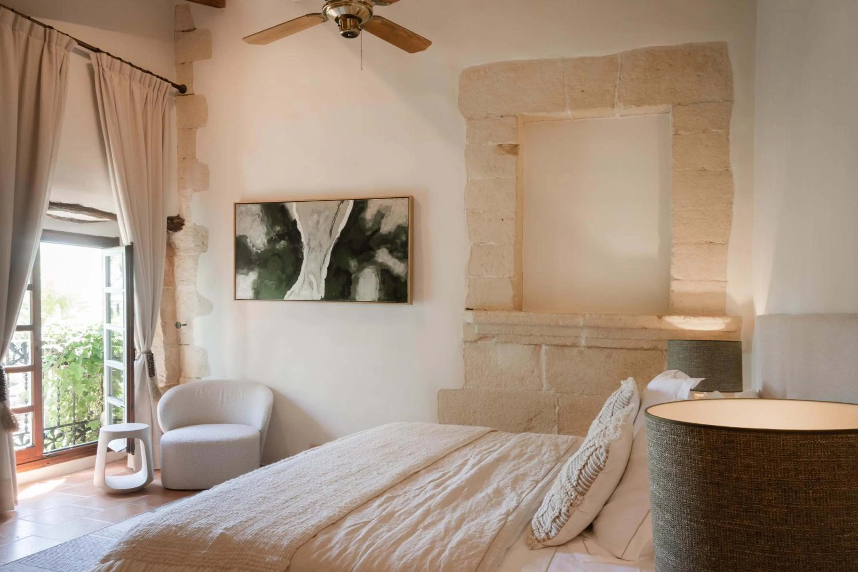 Photo of the whole room, Bed in Reserva Rotana Golf Resort