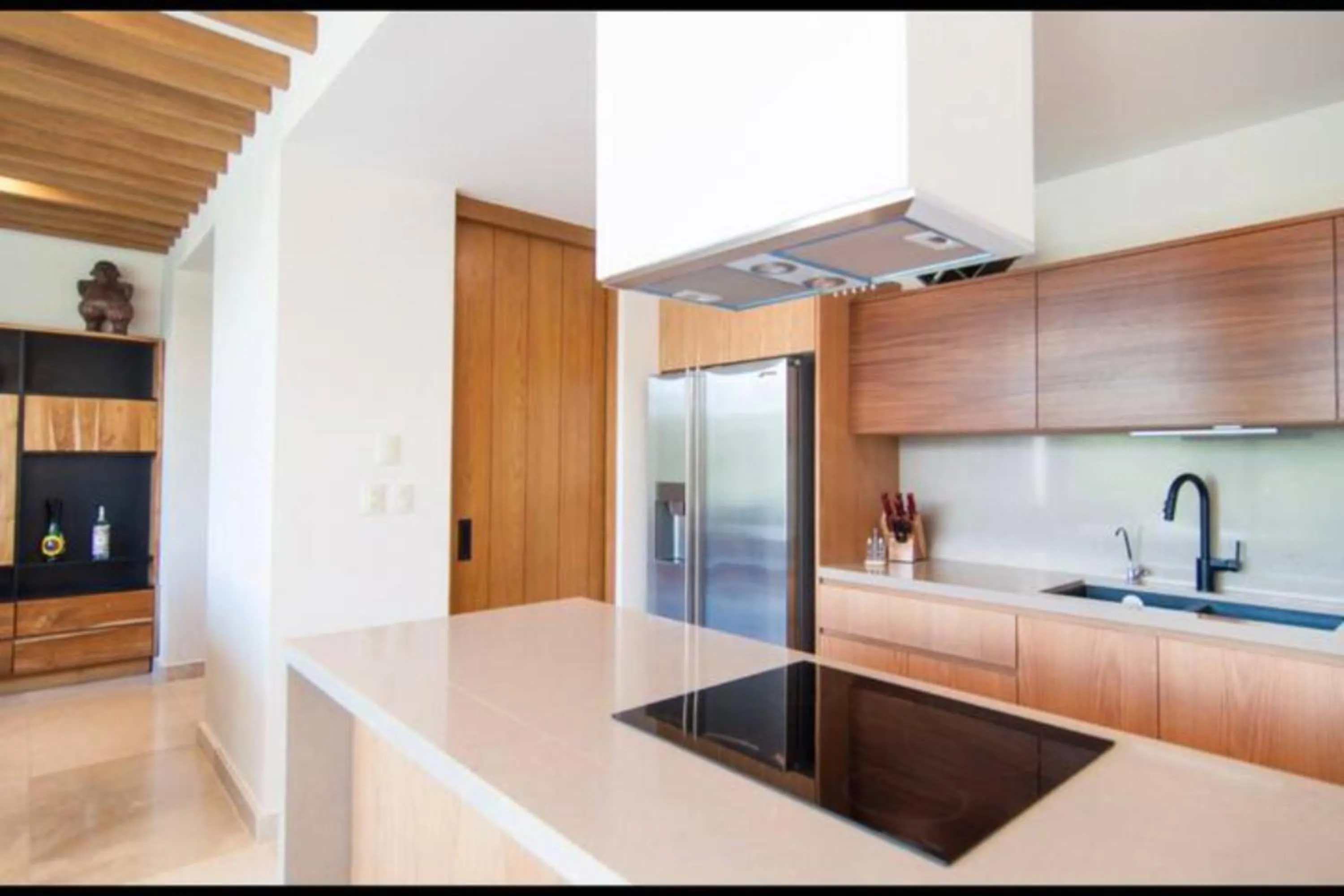 Kitchen or kitchenette in Spectacular Apartment Quiet Area Pool & Gym PURE 301