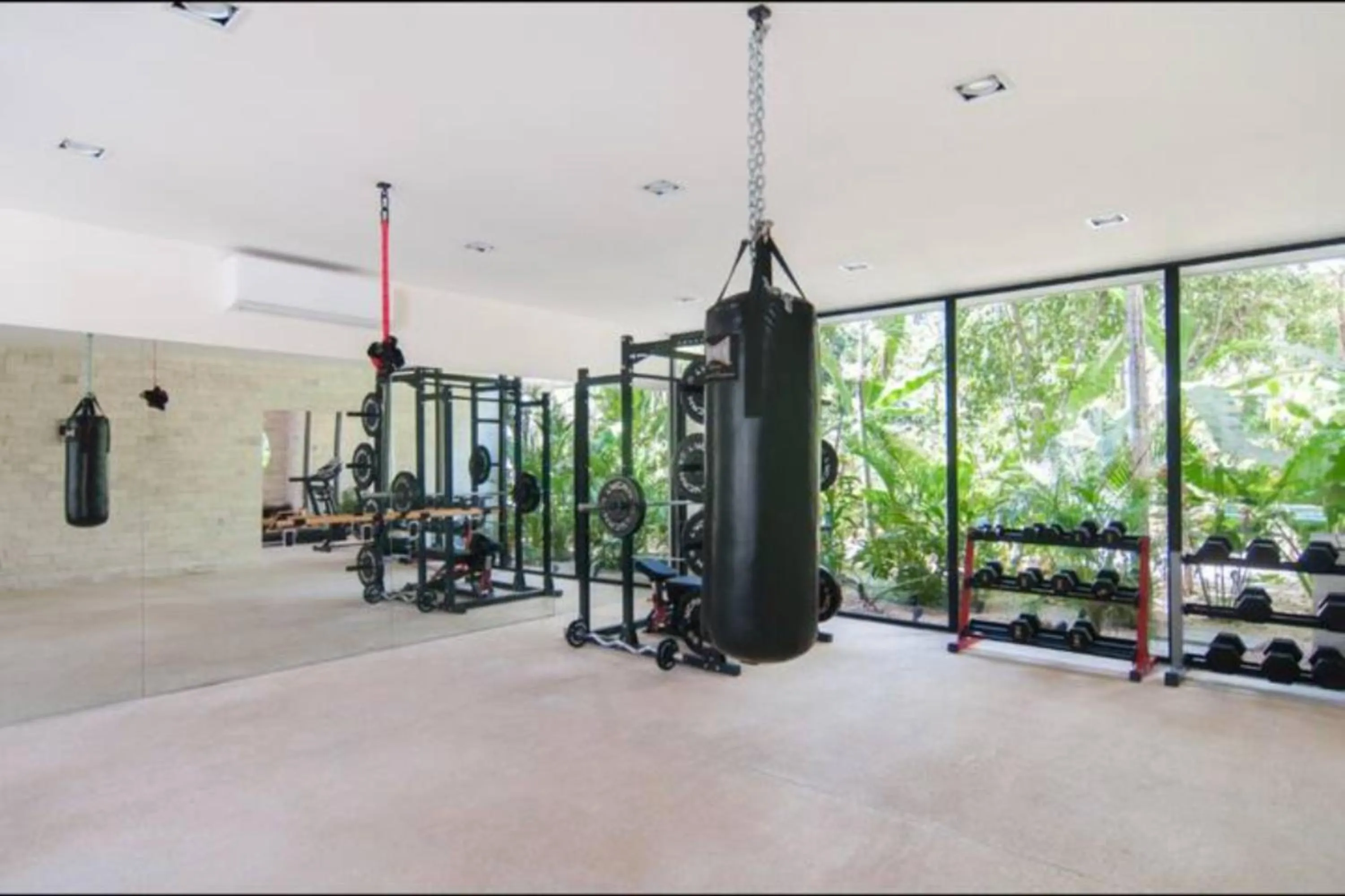 Fitness centre/facilities in Spectacular Apartment Quiet Area Pool & Gym PURE 301