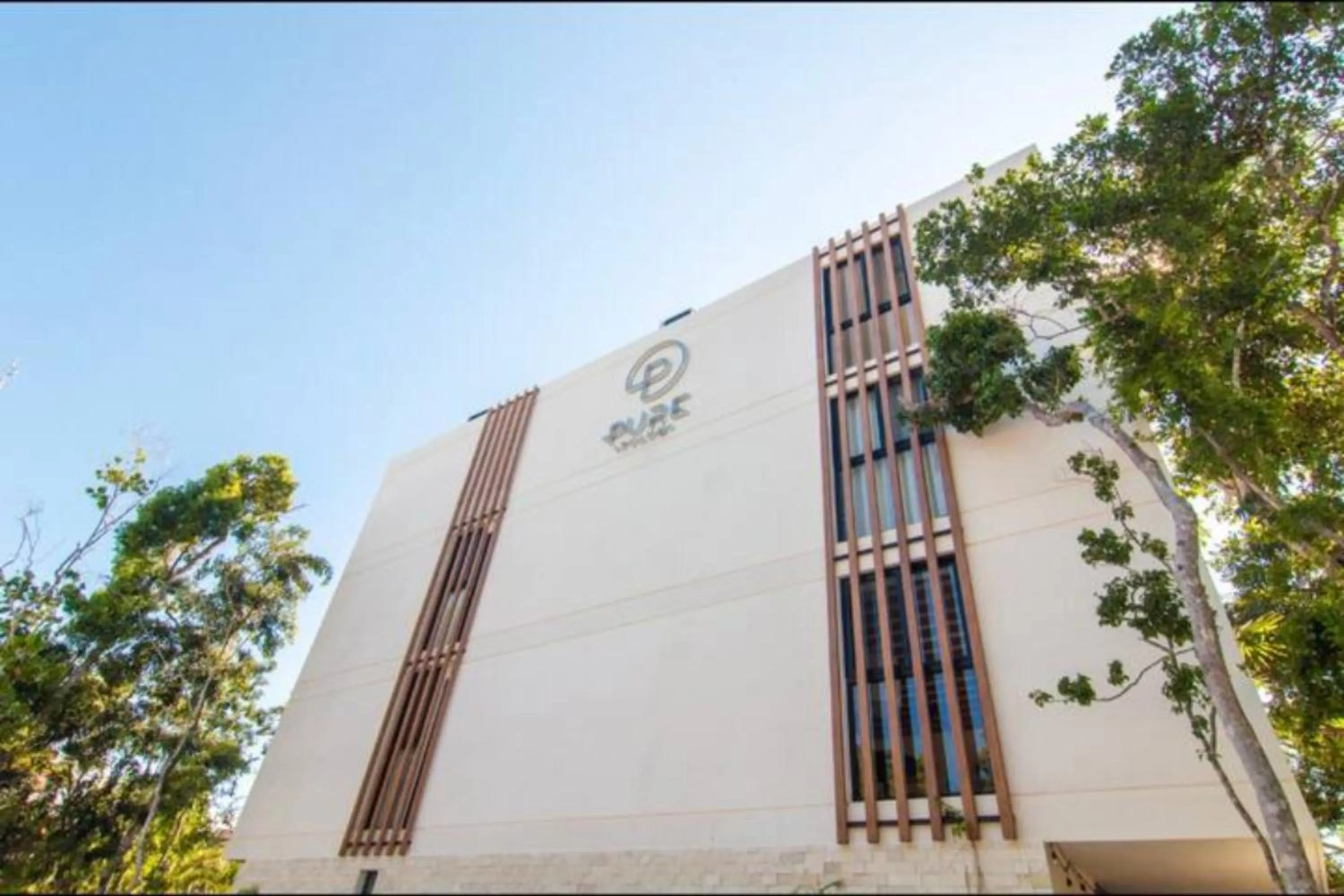 Property building in Spectacular Apartment Quiet Area Pool & Gym PURE 301