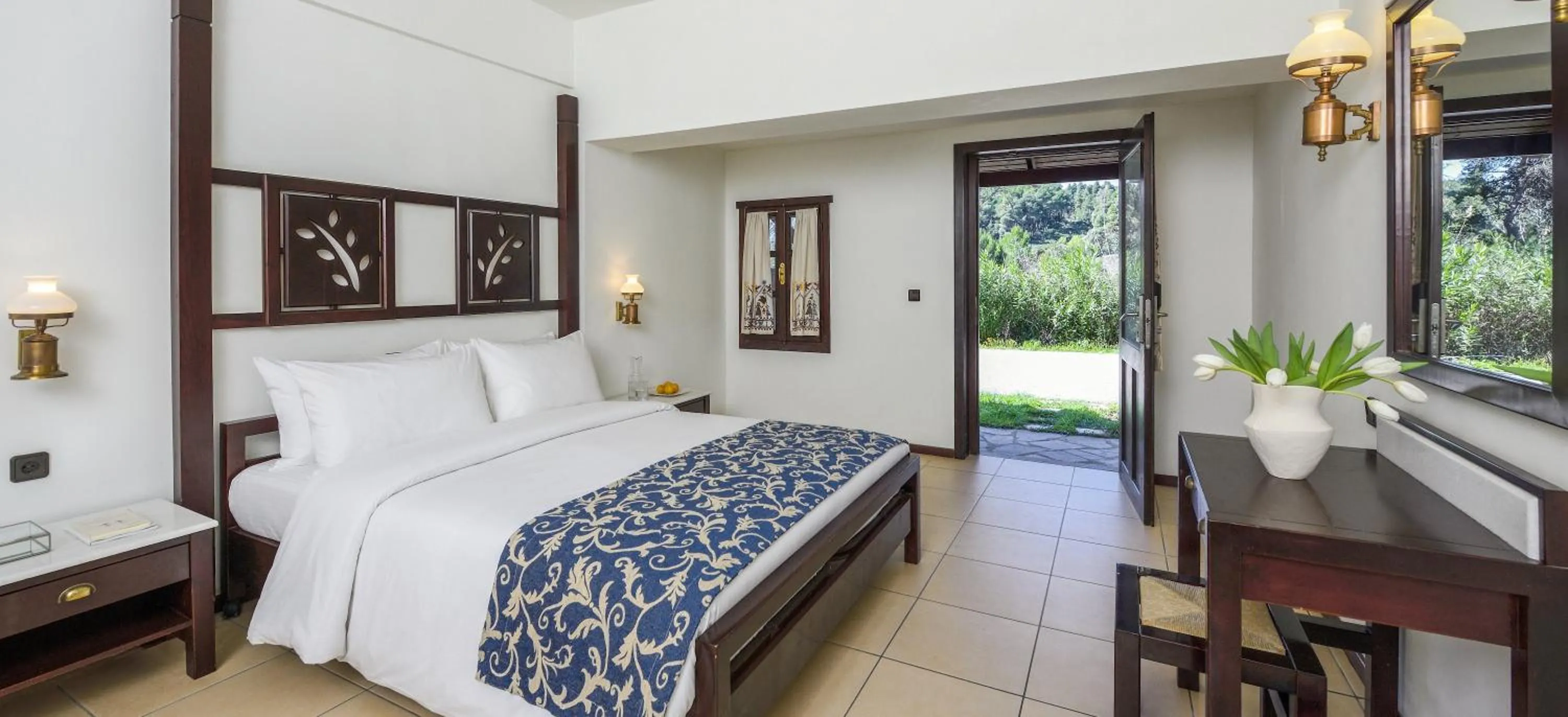 Bed in Simantro Resort