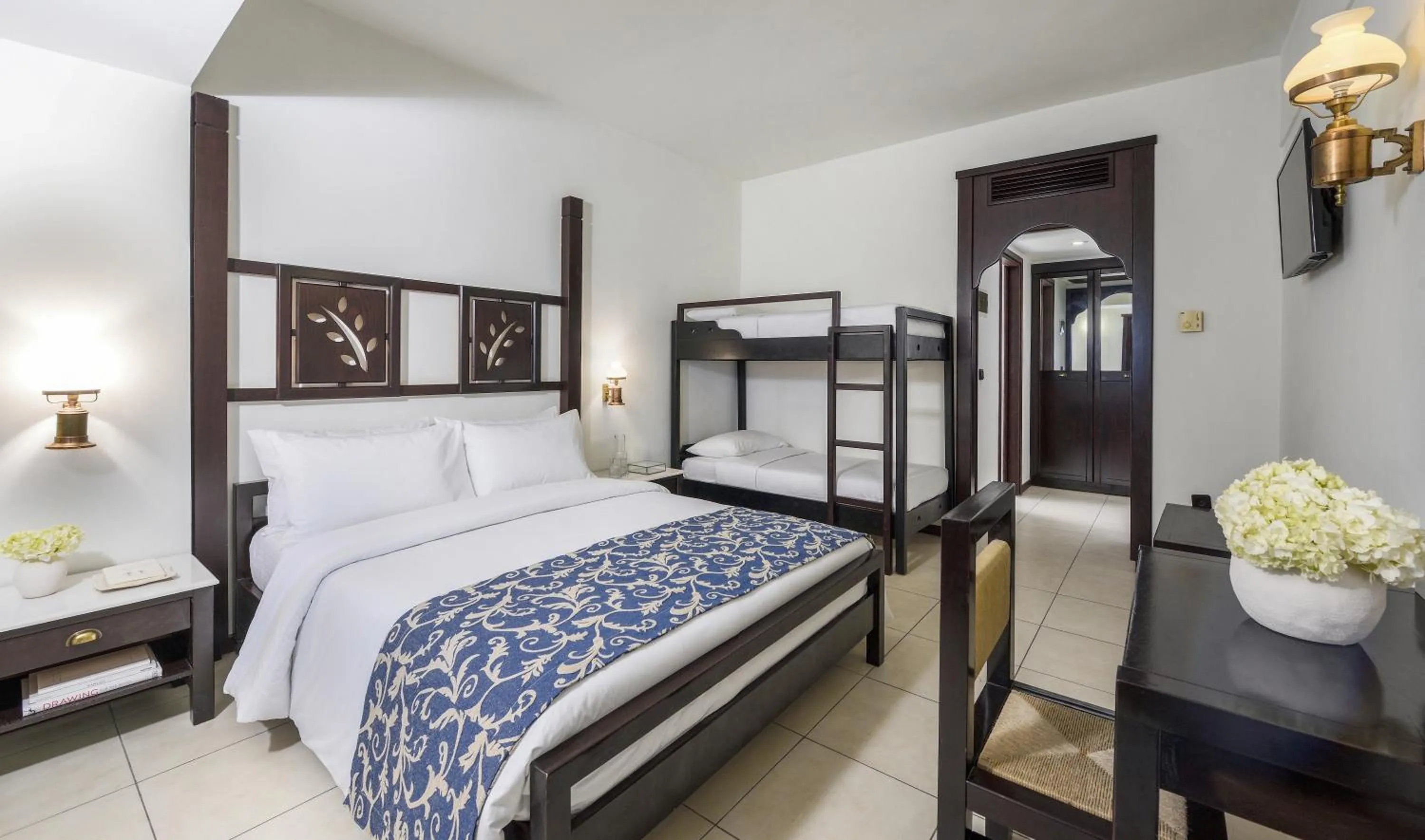 bunk bed, Bed in Simantro Resort