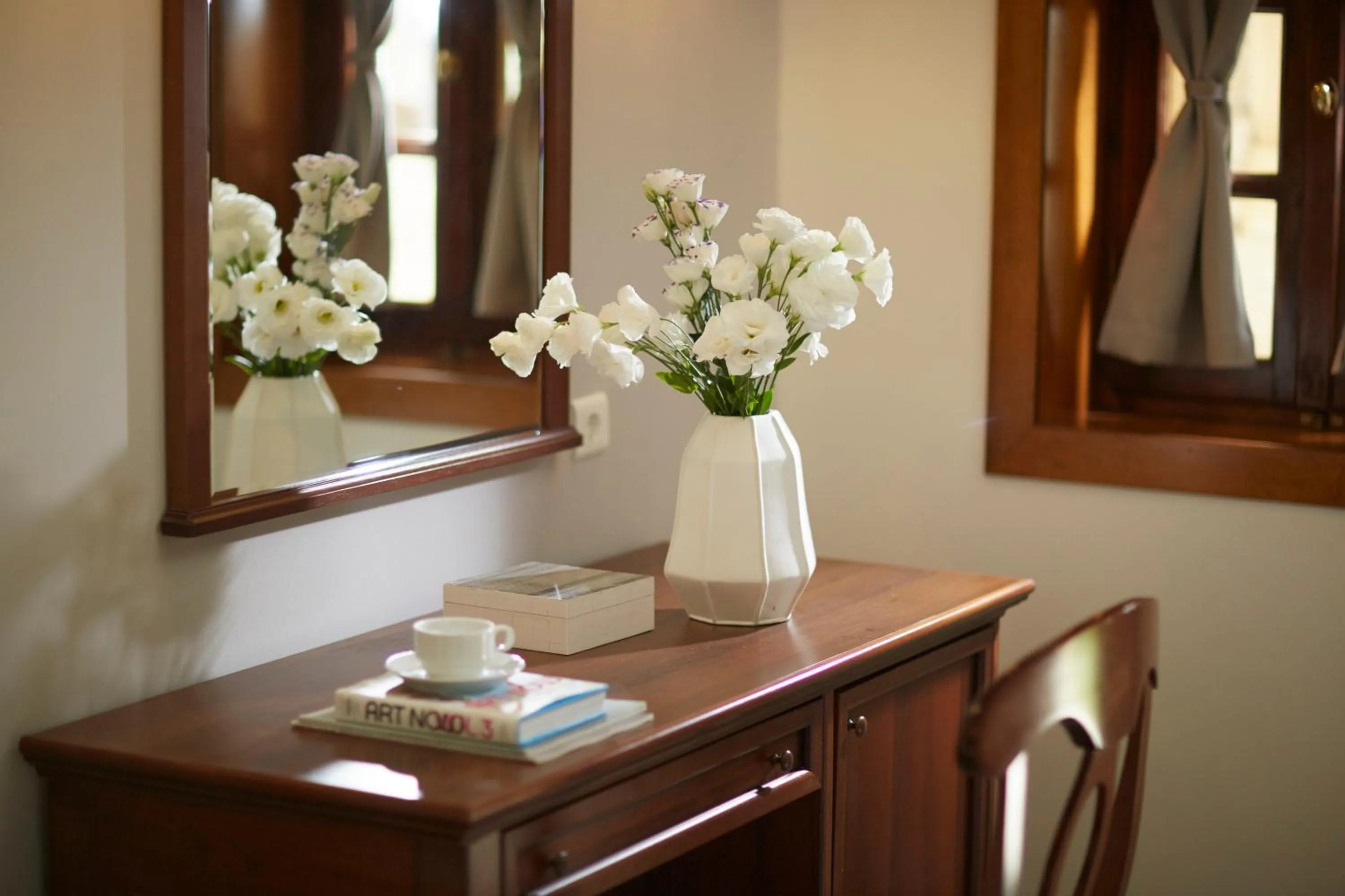 hair dresser in Simantro Resort