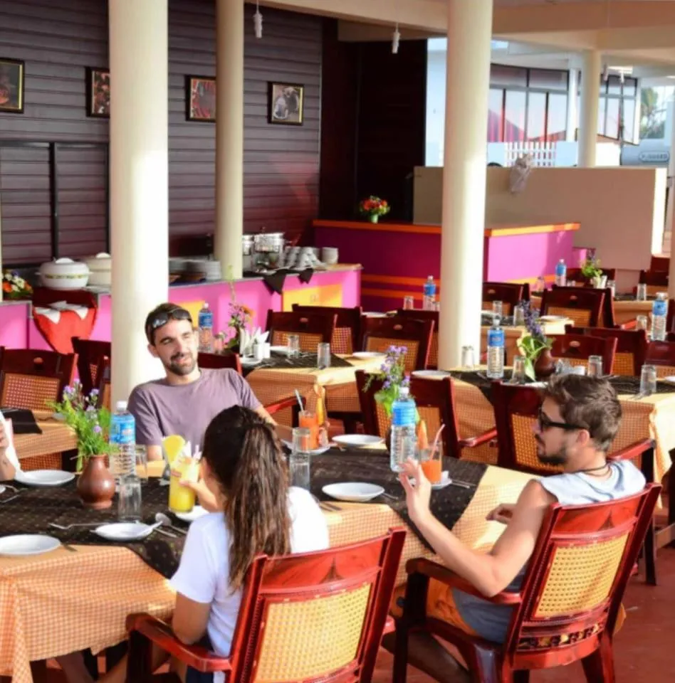 Restaurant/places to eat in Hawah Beach Resort Kovalom