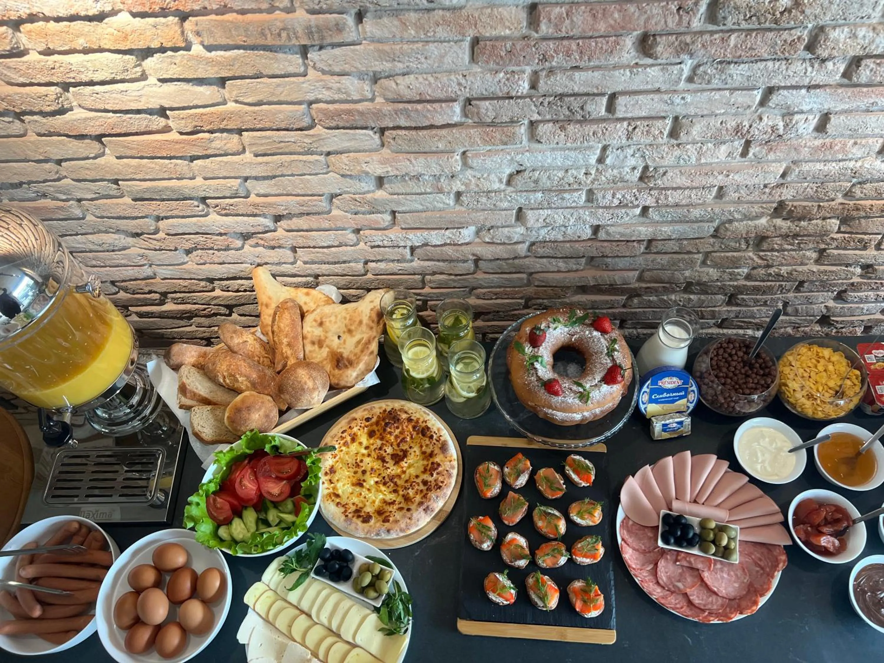 Food and drinks in Hotel Tiflisi Inn