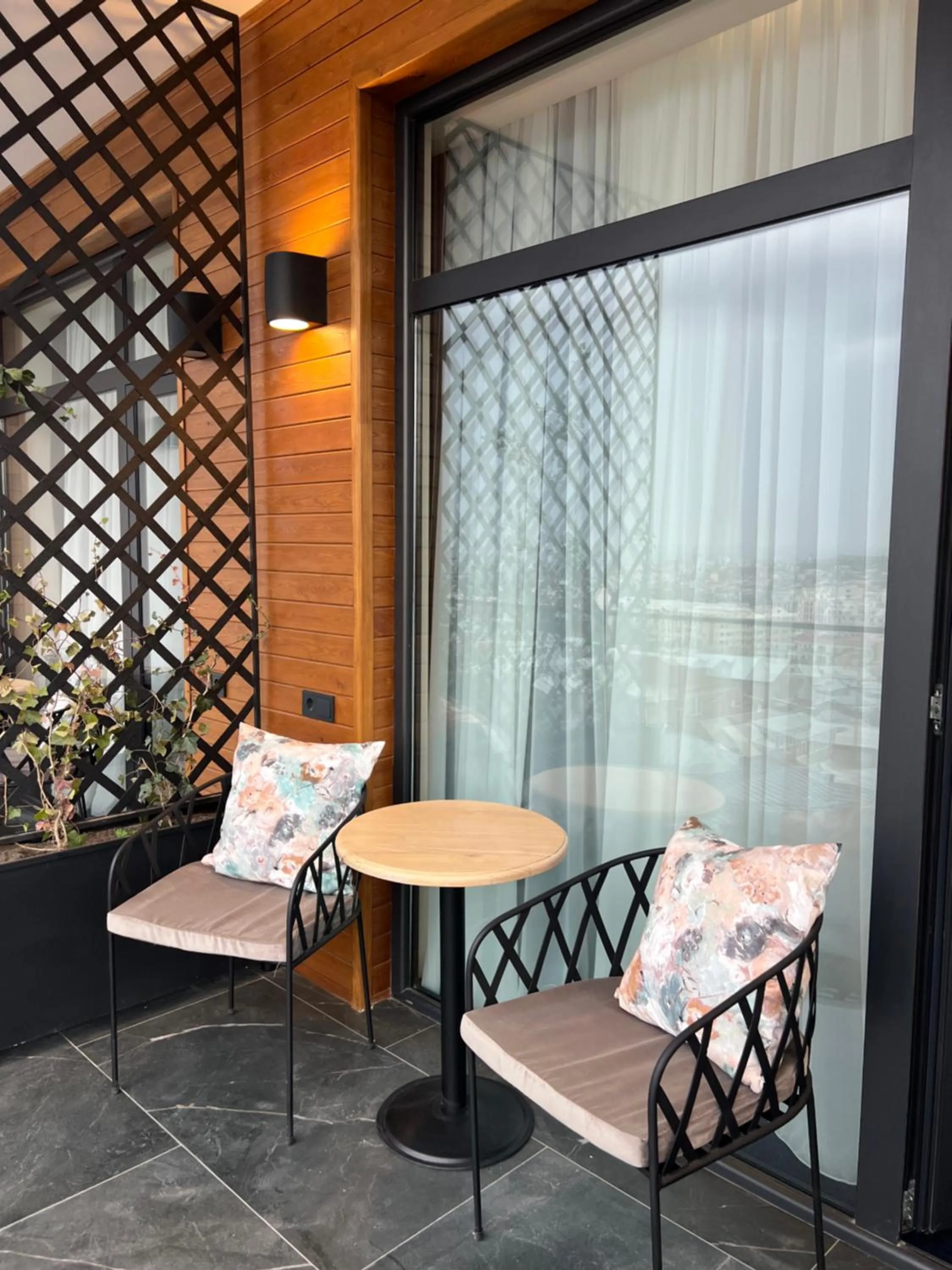 Patio in Hotel Tiflisi Inn