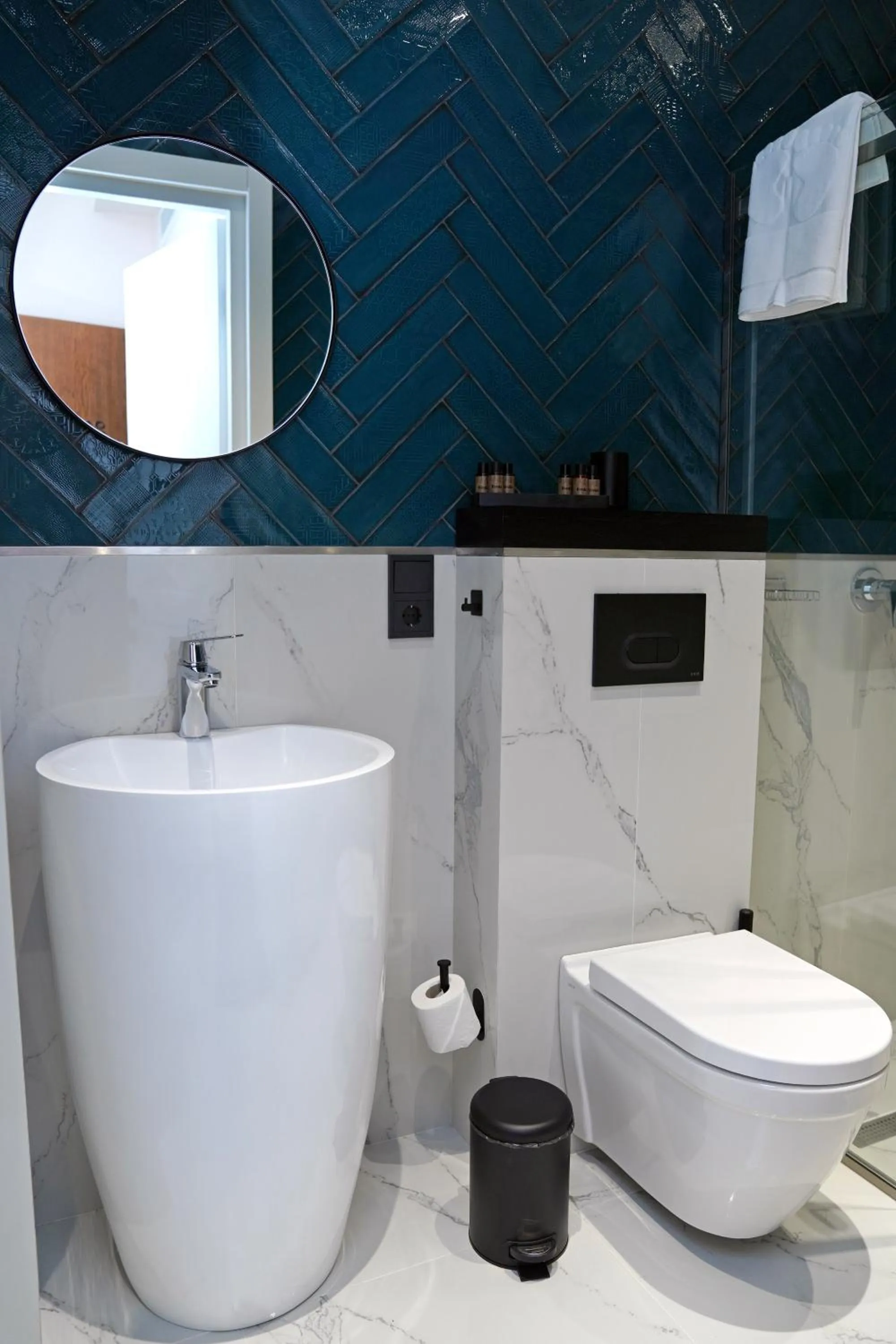 Toilet in Hotel Tiflisi Inn