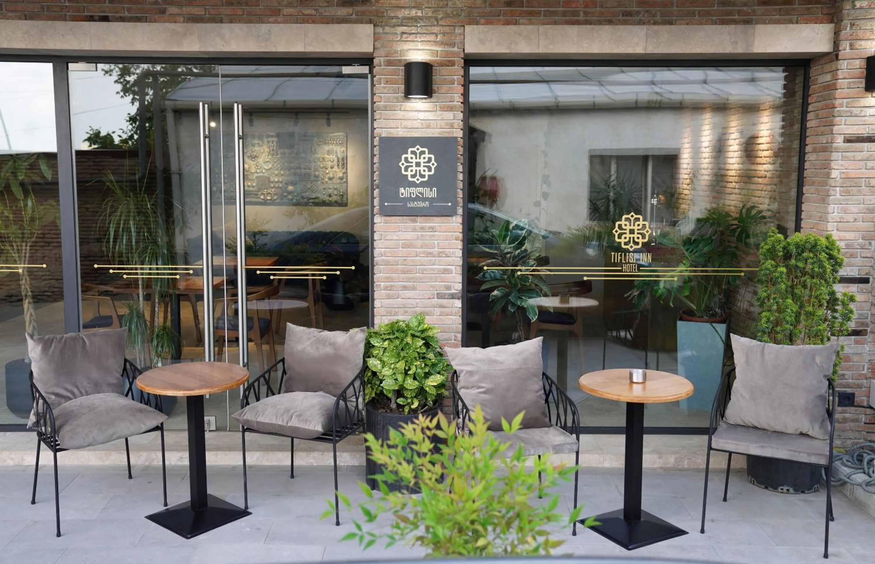 Property building in Hotel Tiflisi Inn