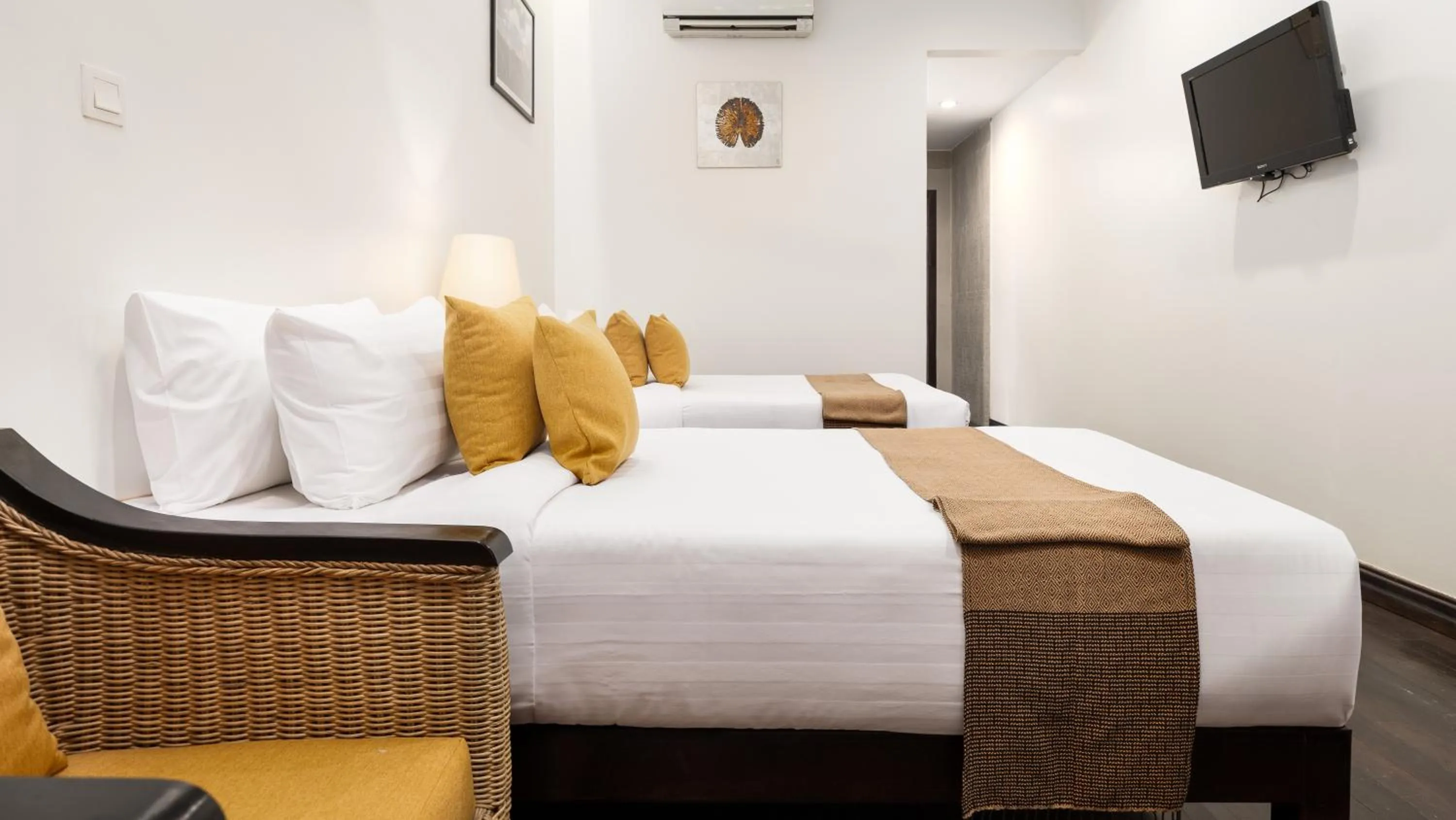 View (from property/room), Bed in Pavillon d'Orient Boutique Hotel