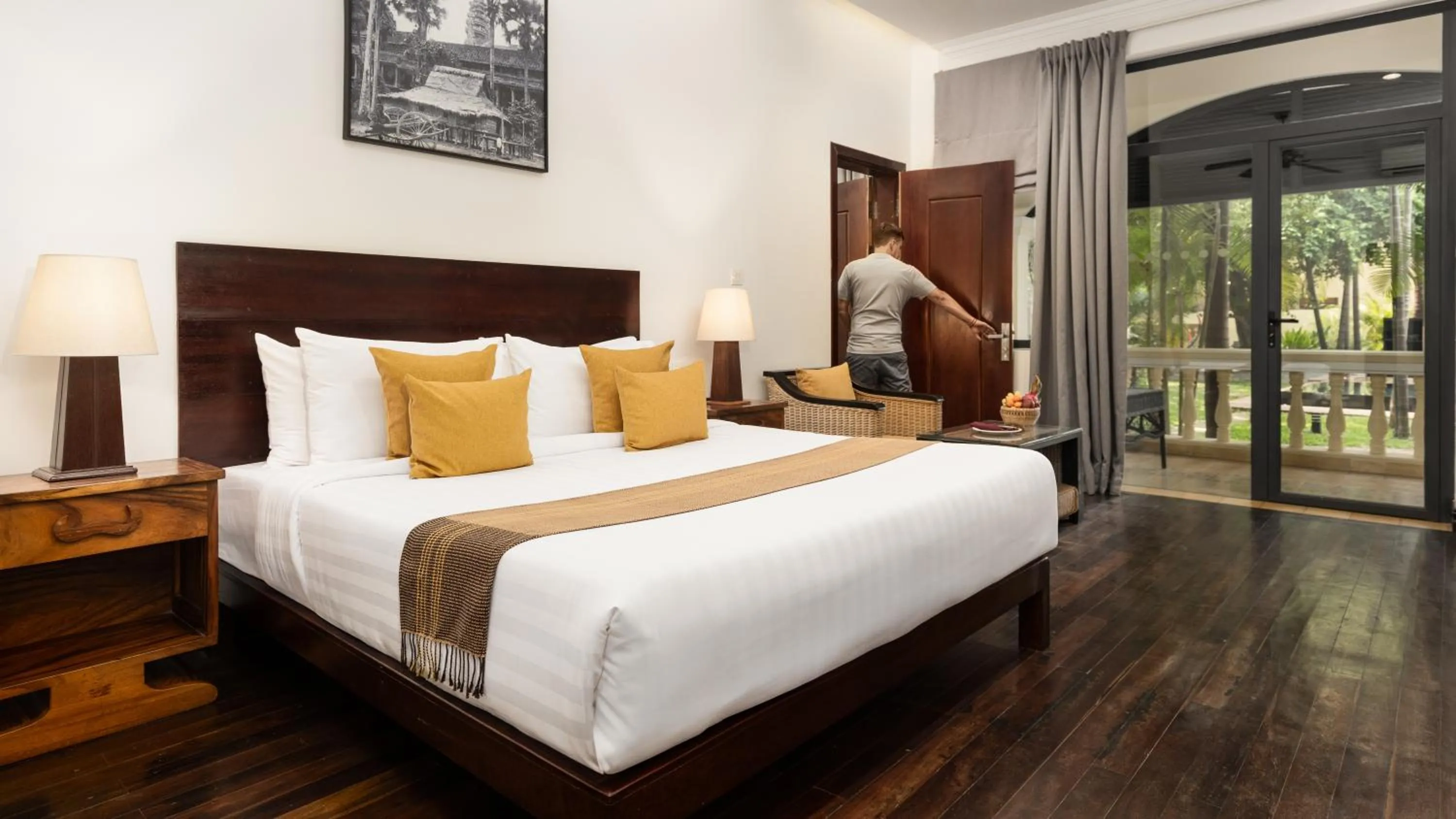 View (from property/room), Bed in Pavillon d'Orient Boutique Hotel