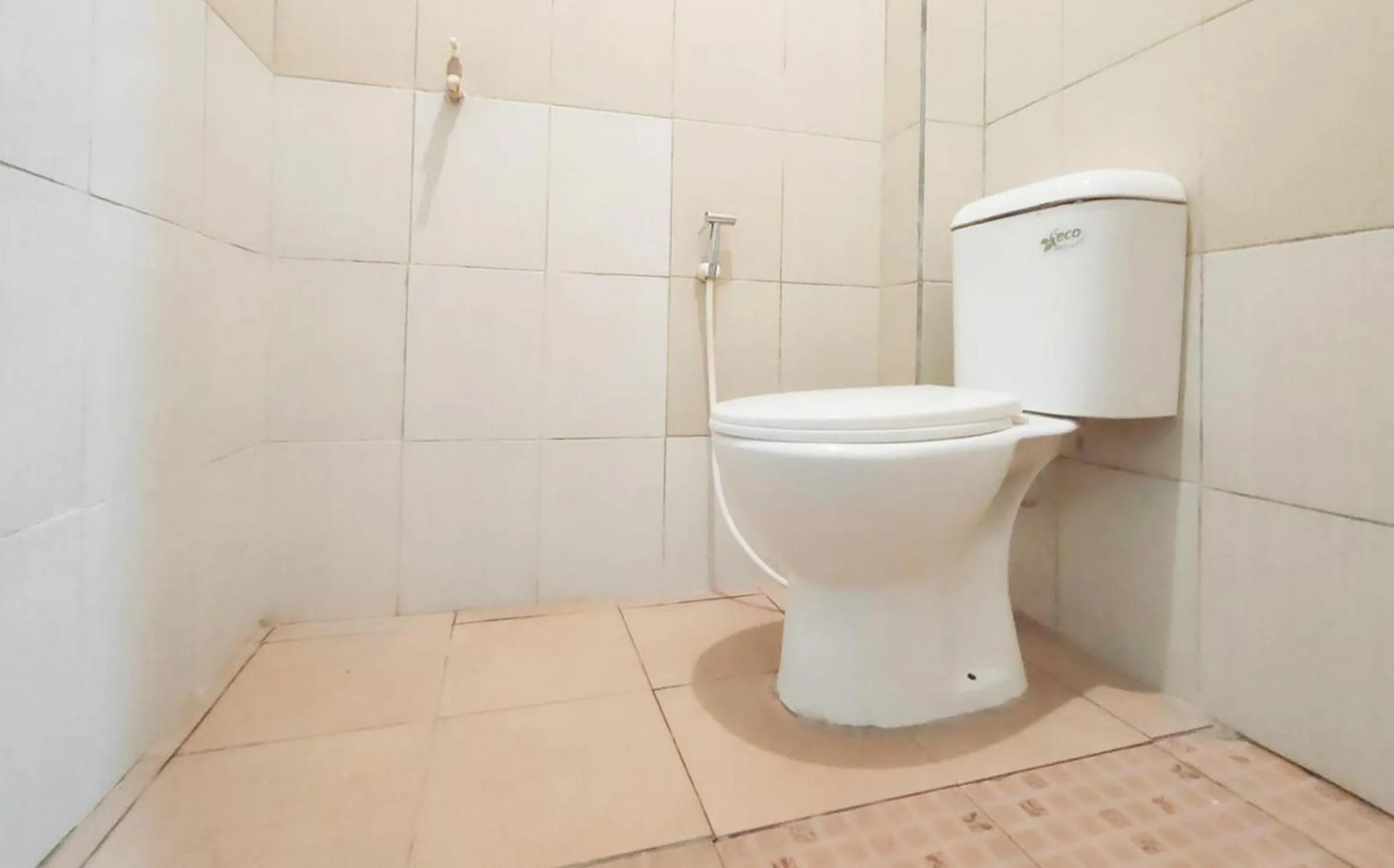 Bathroom in RedDoorz at Pacet Mojokerto