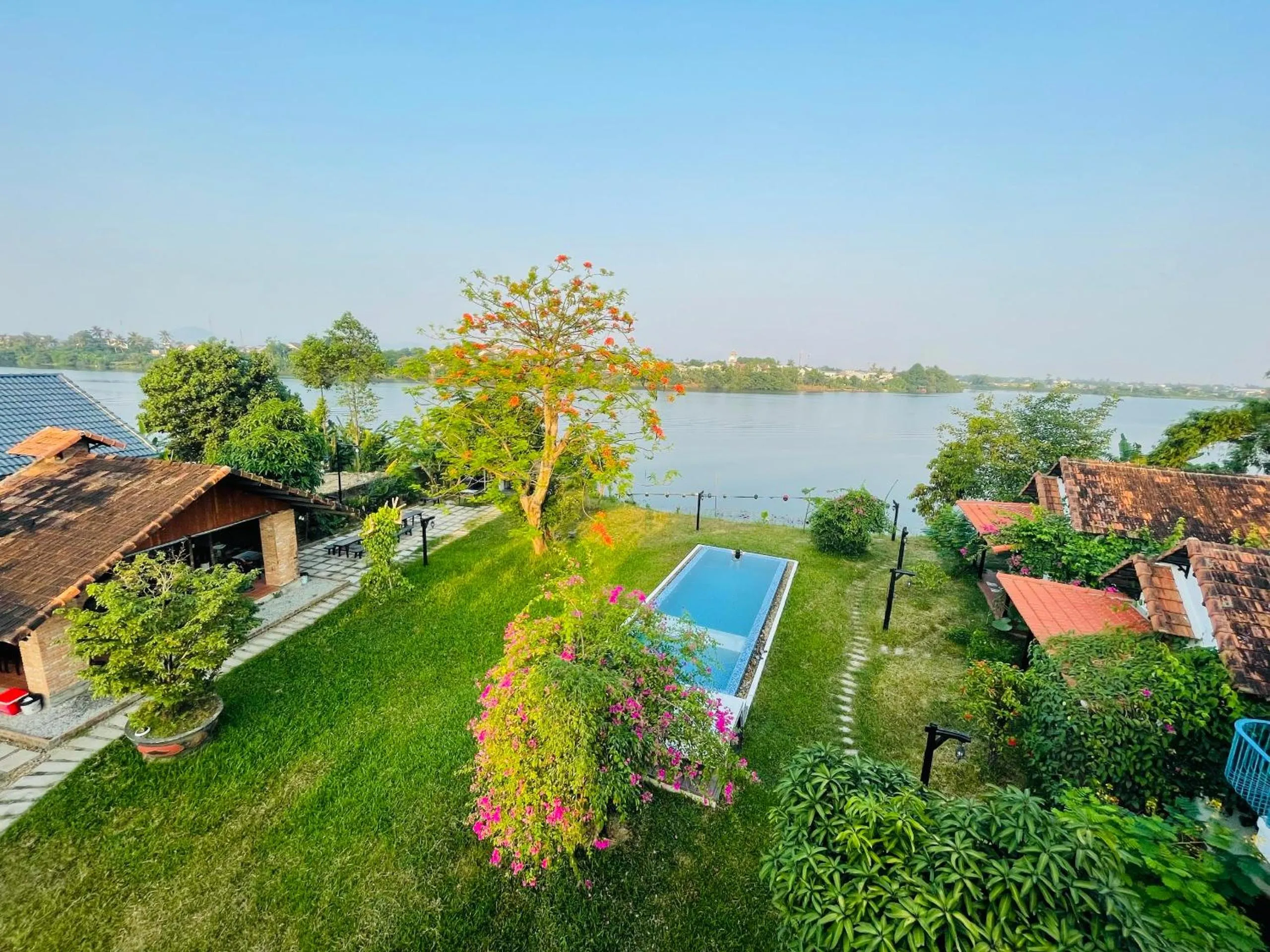 Property building in La Y Riverview