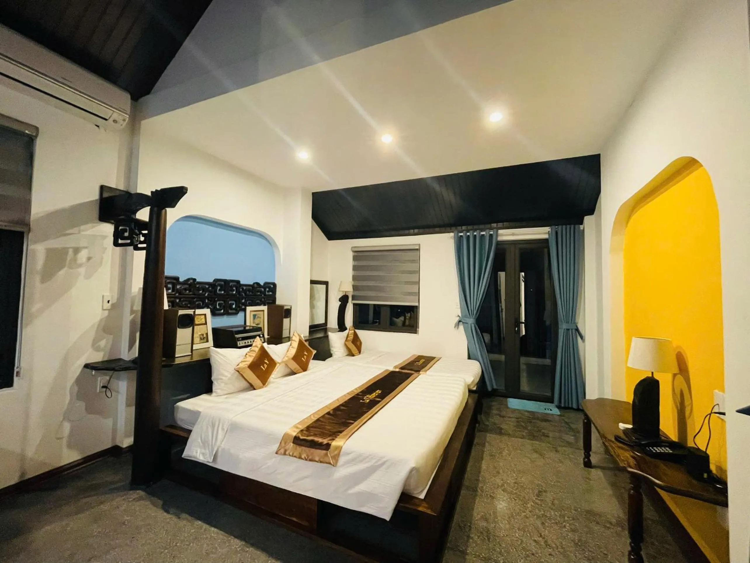 TV and multimedia, Bed in La Y Riverview