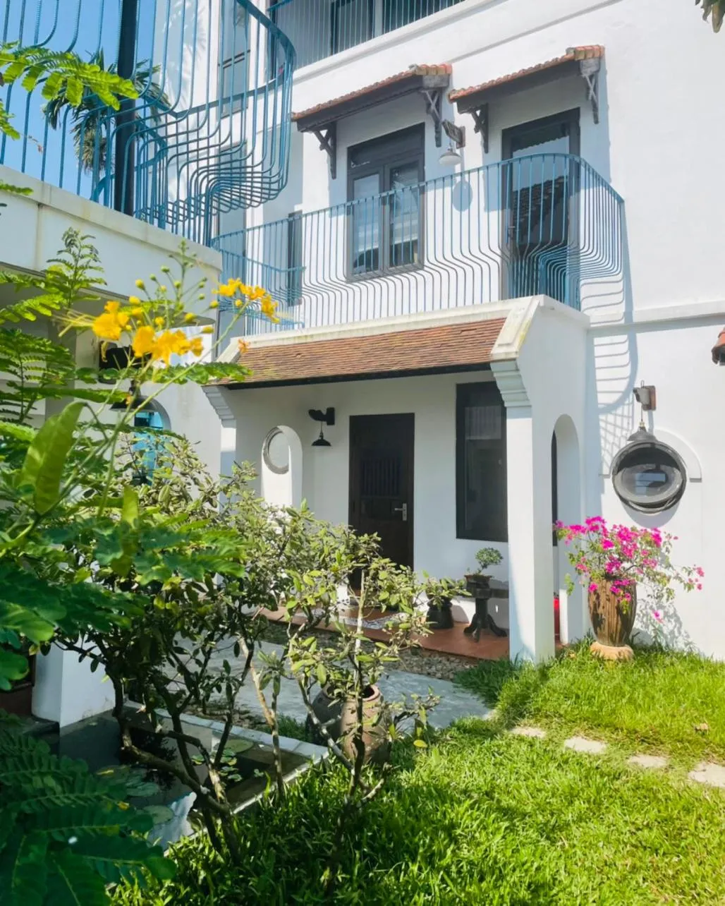 Garden in La Y Riverview