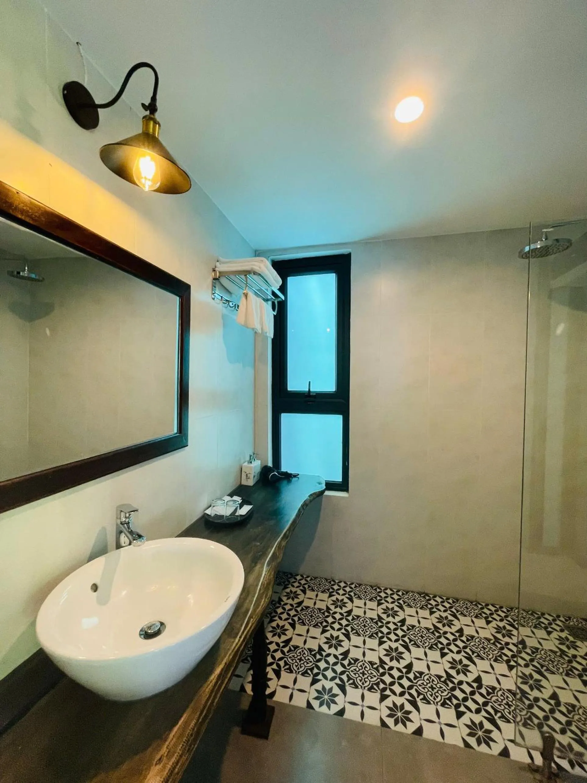 Toilet in La Y Riverview