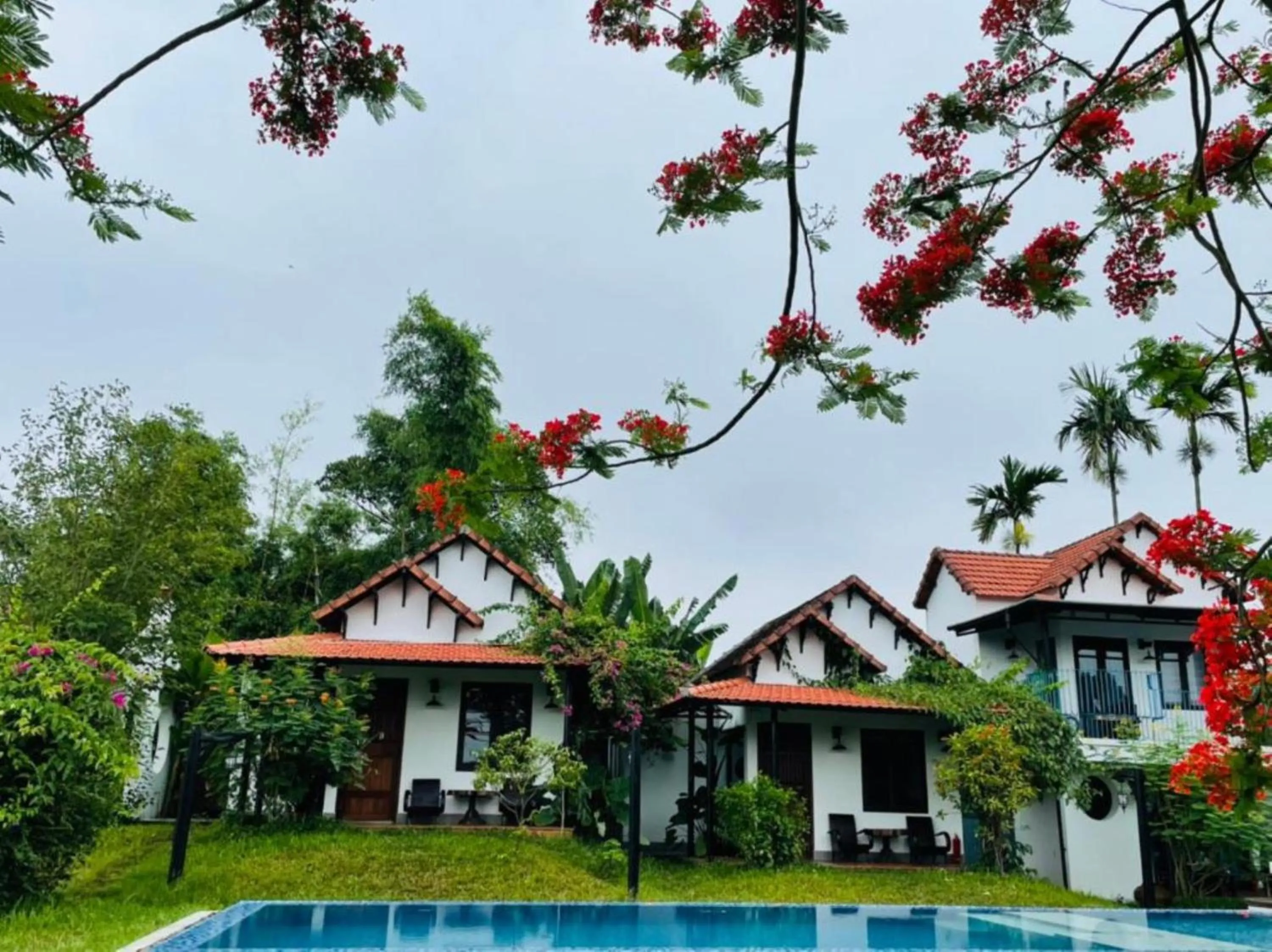 Property building in La Y Riverview