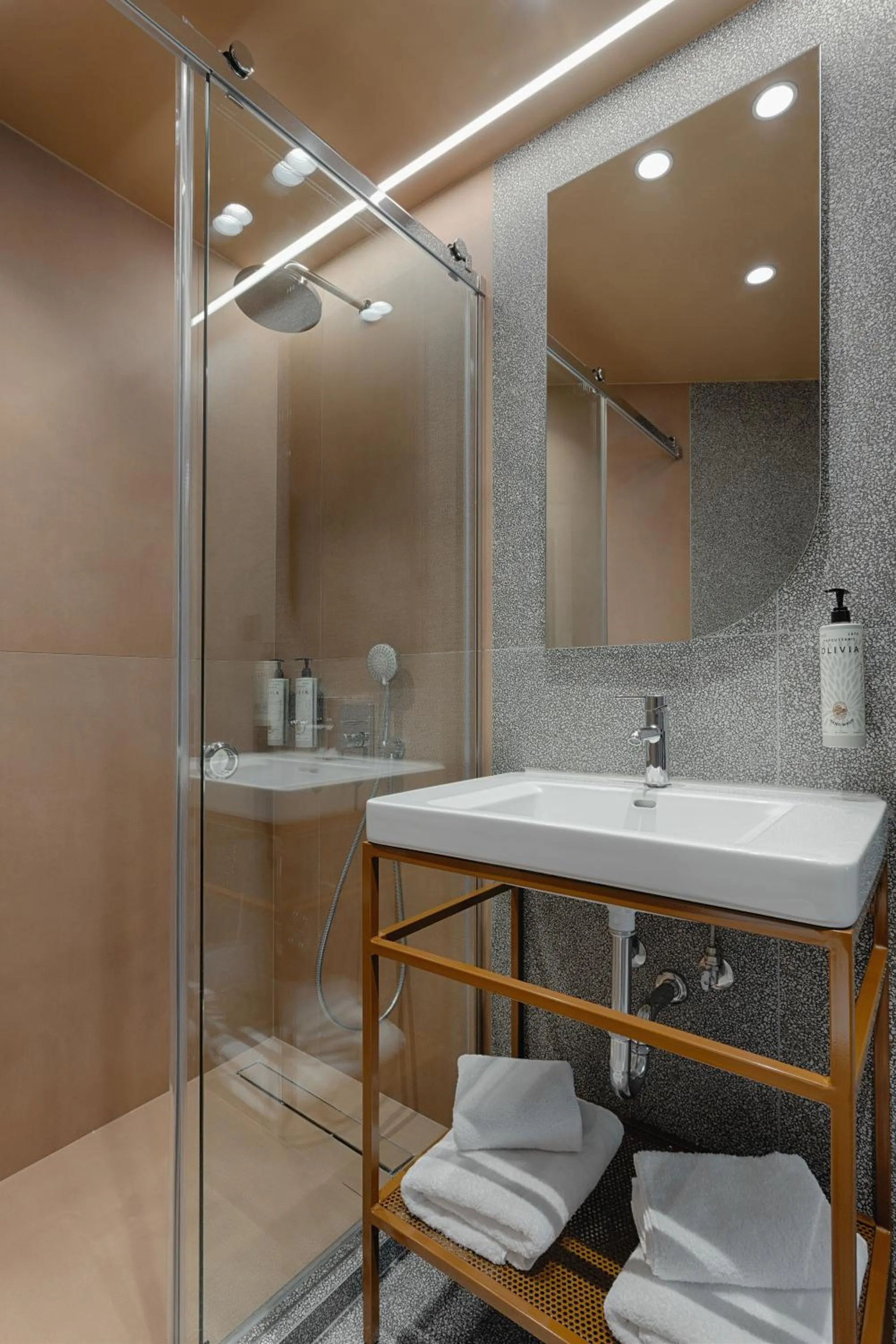 Shower in Evripides Hotel