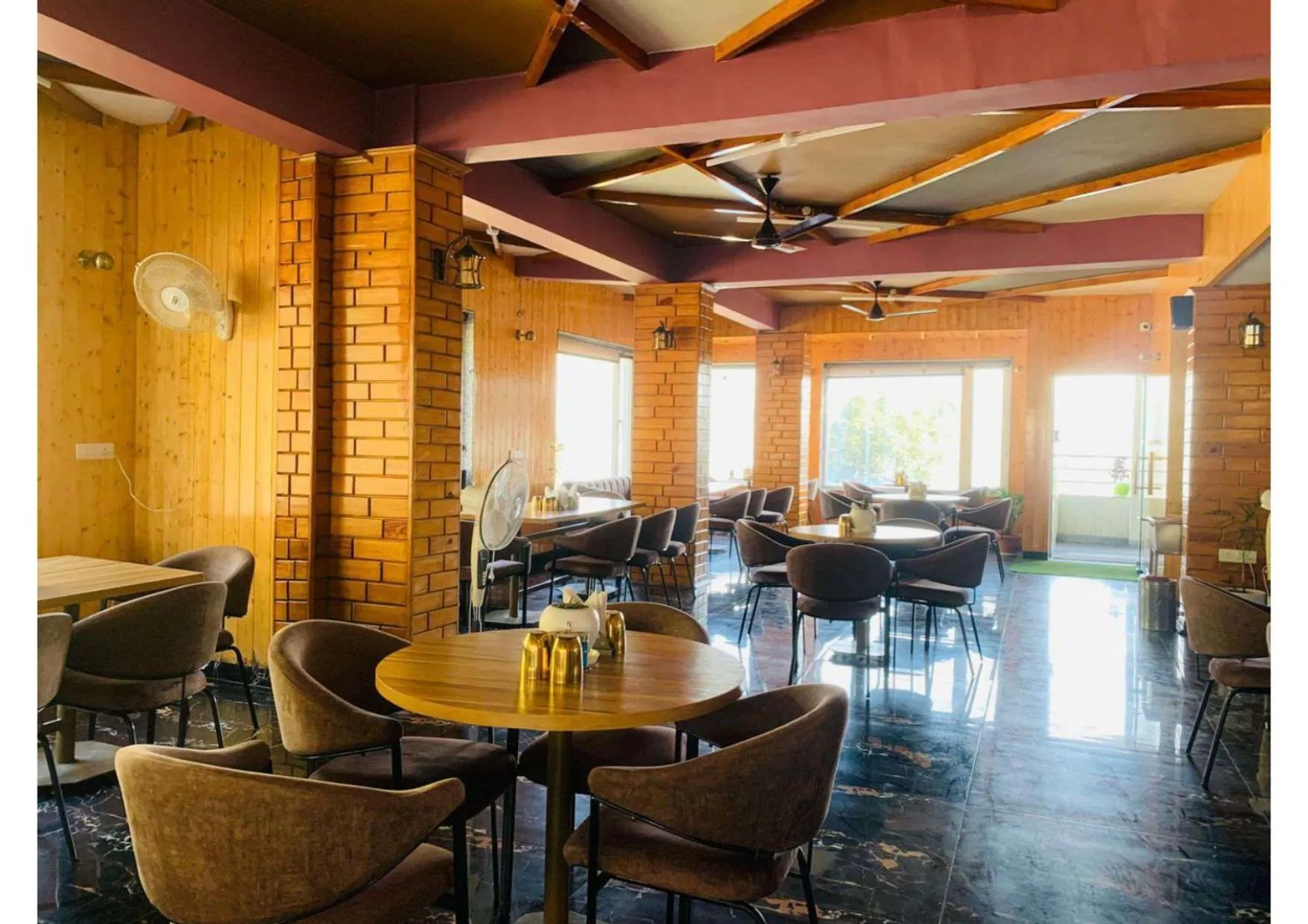 Restaurant/places to eat in The Aesthetic Hotel & Restaurant