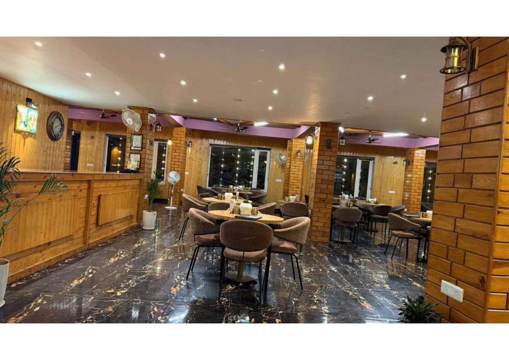 Restaurant/places to eat in The Aesthetic Hotel & Restaurant