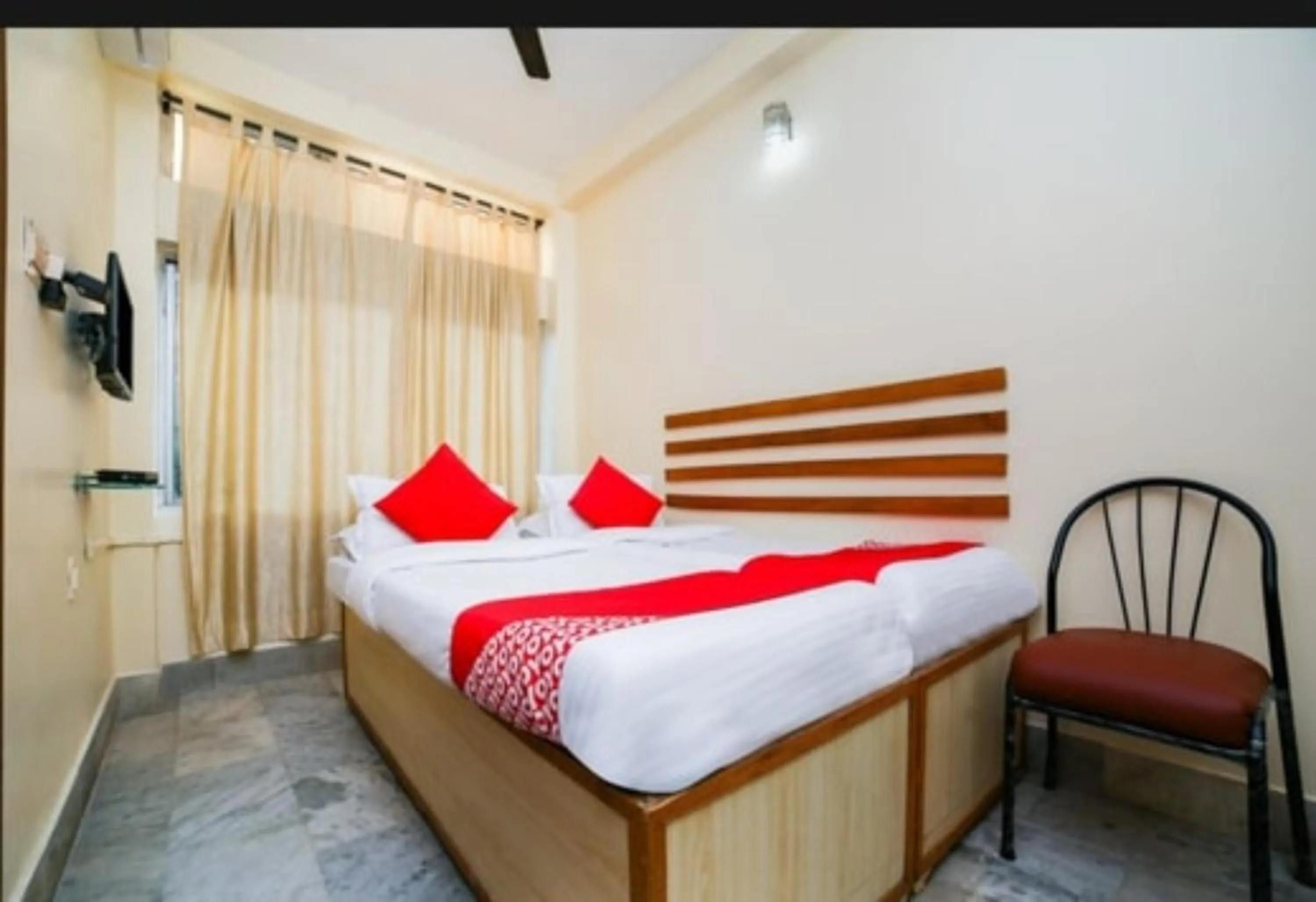 Bedroom in Uttam Guest House