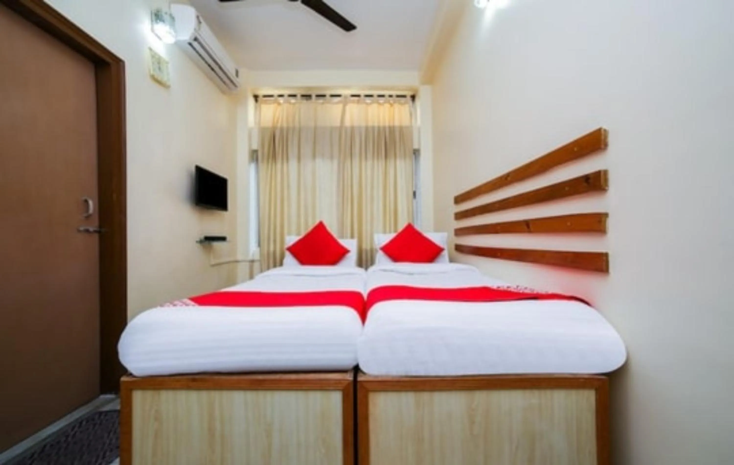 Bedroom in Uttam Guest House