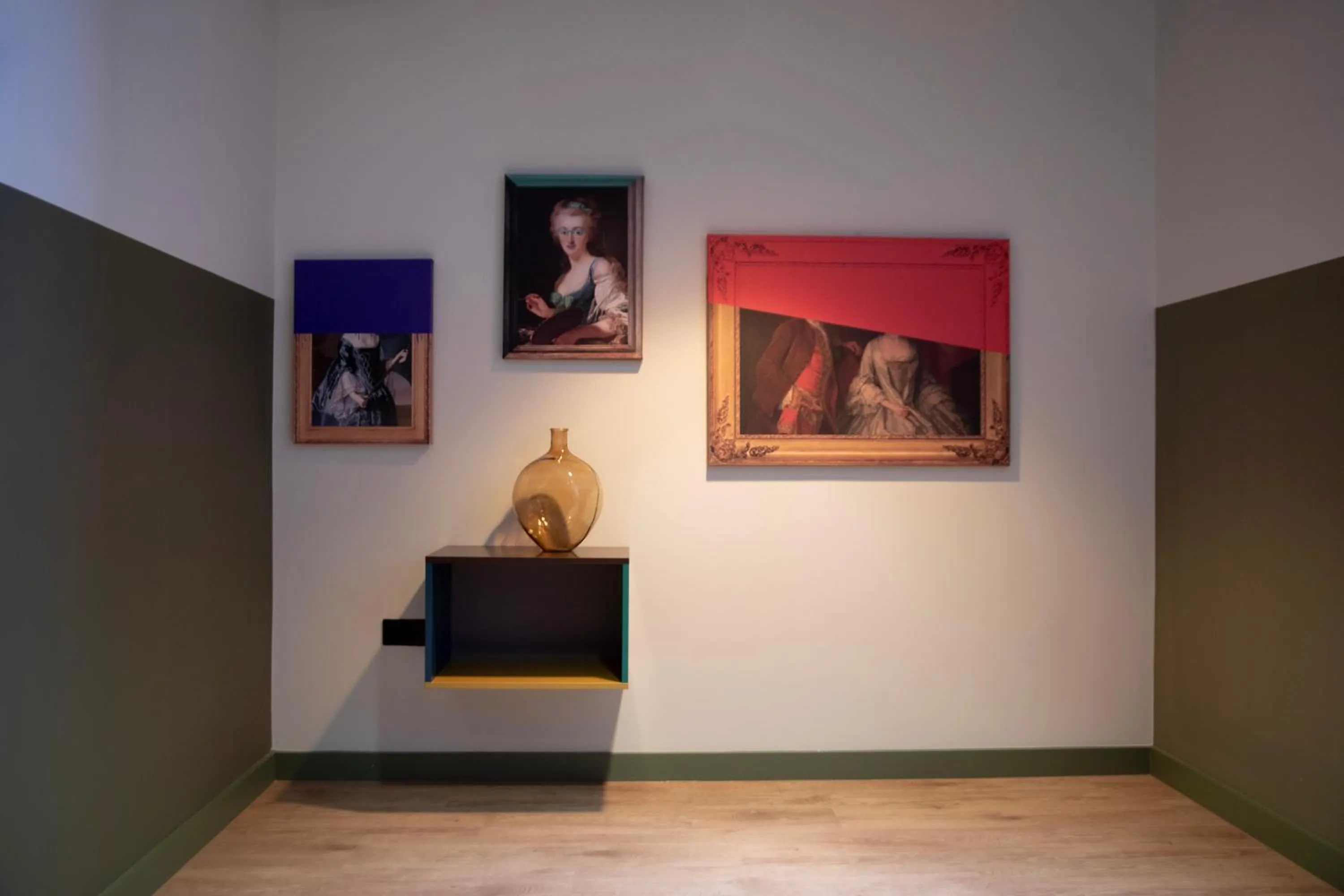 Facade/entrance in Bob W London Tower Hill - Studios