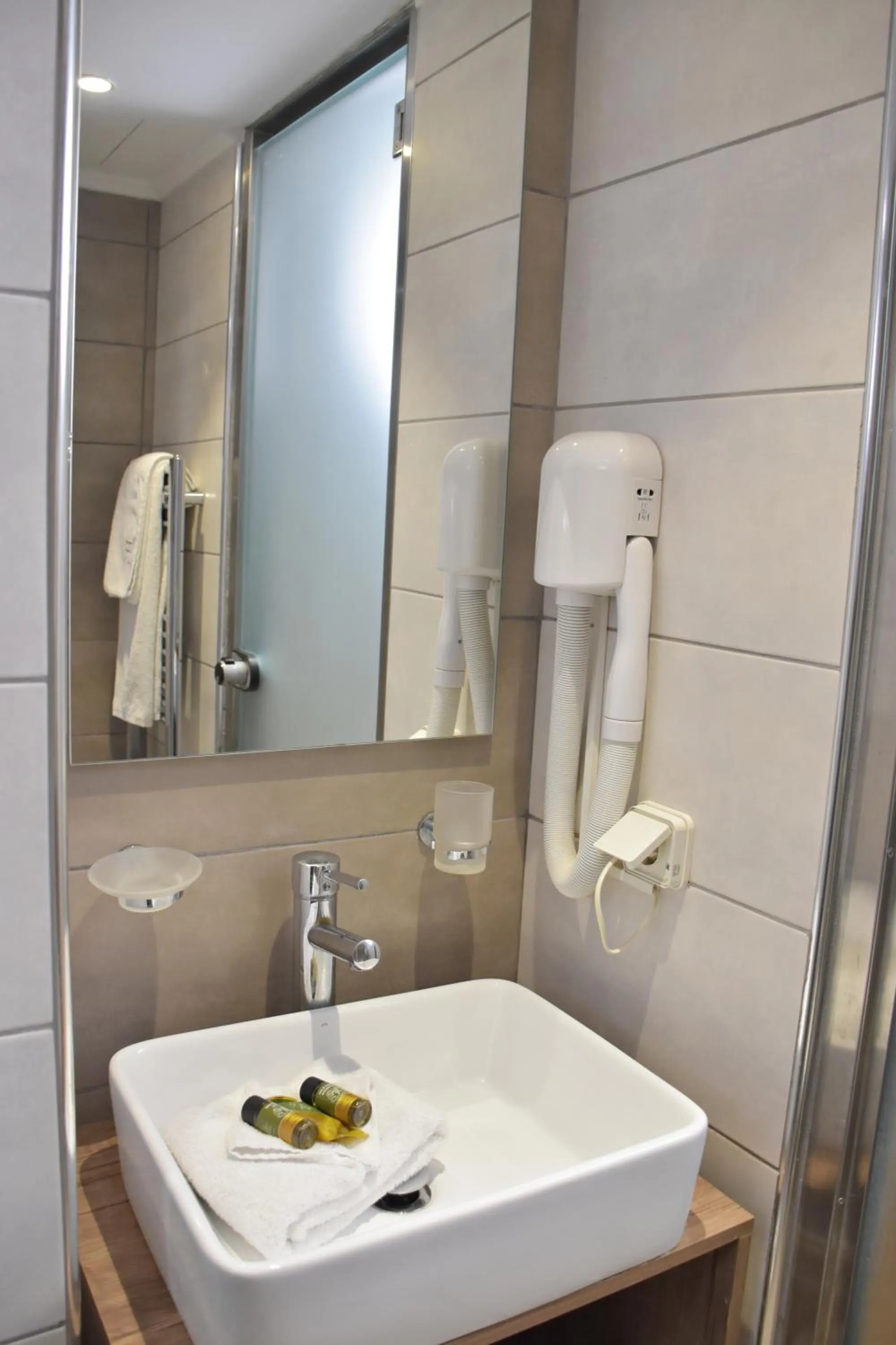 Bathroom in Arethusa Hotel Athens