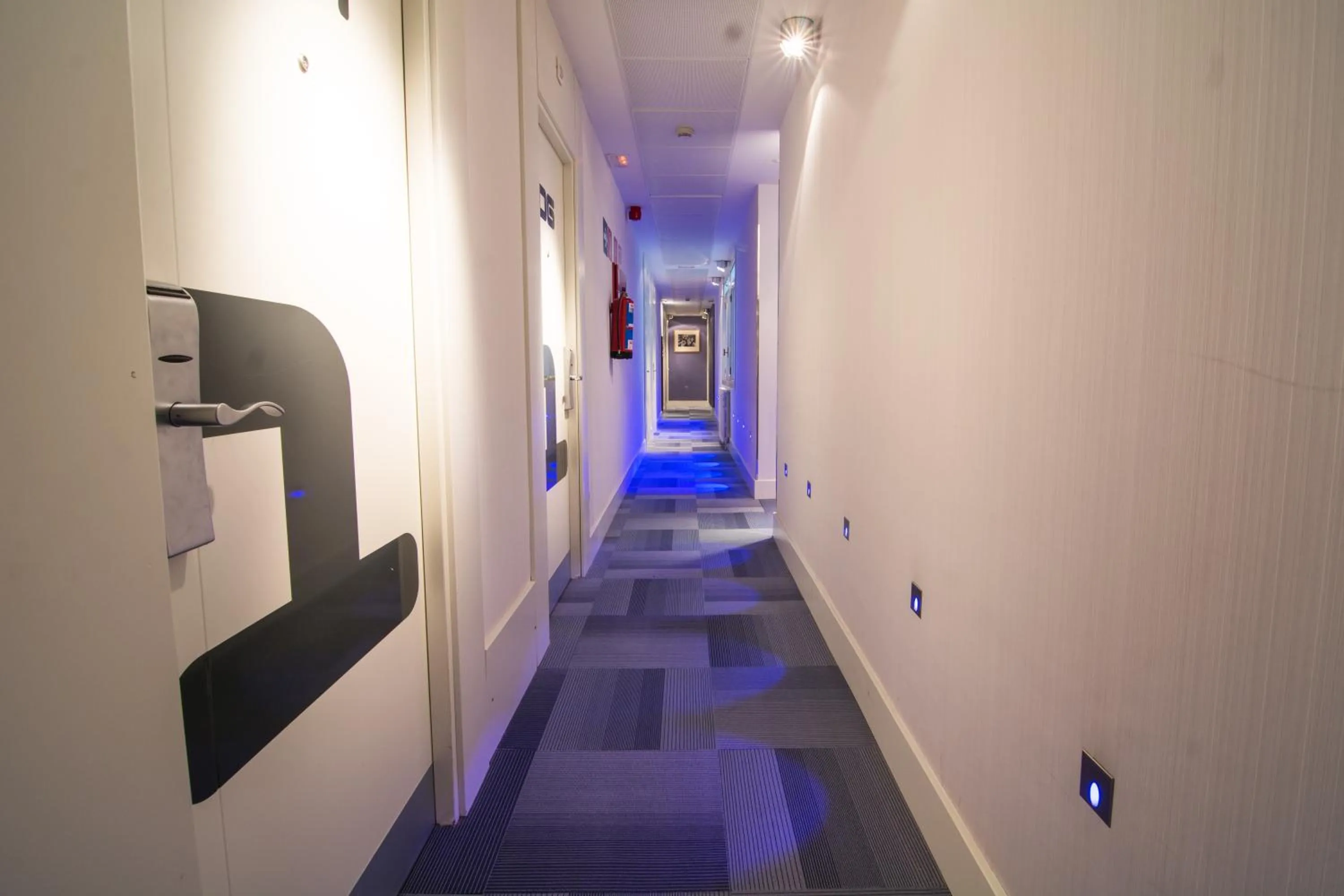 Decorative detail in Petit Palace Tamarises