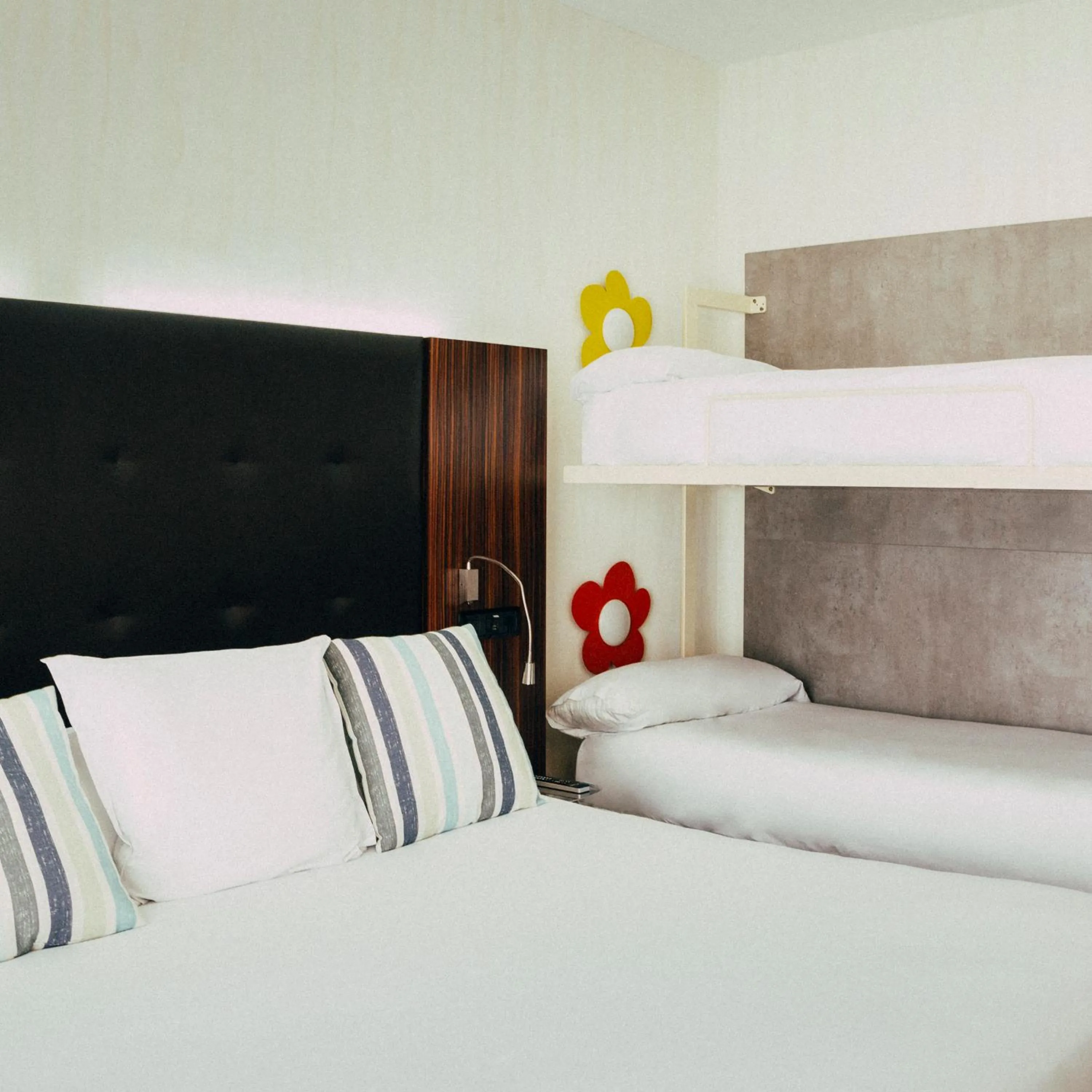 Bedroom, Bed in Petit Palace Tamarises