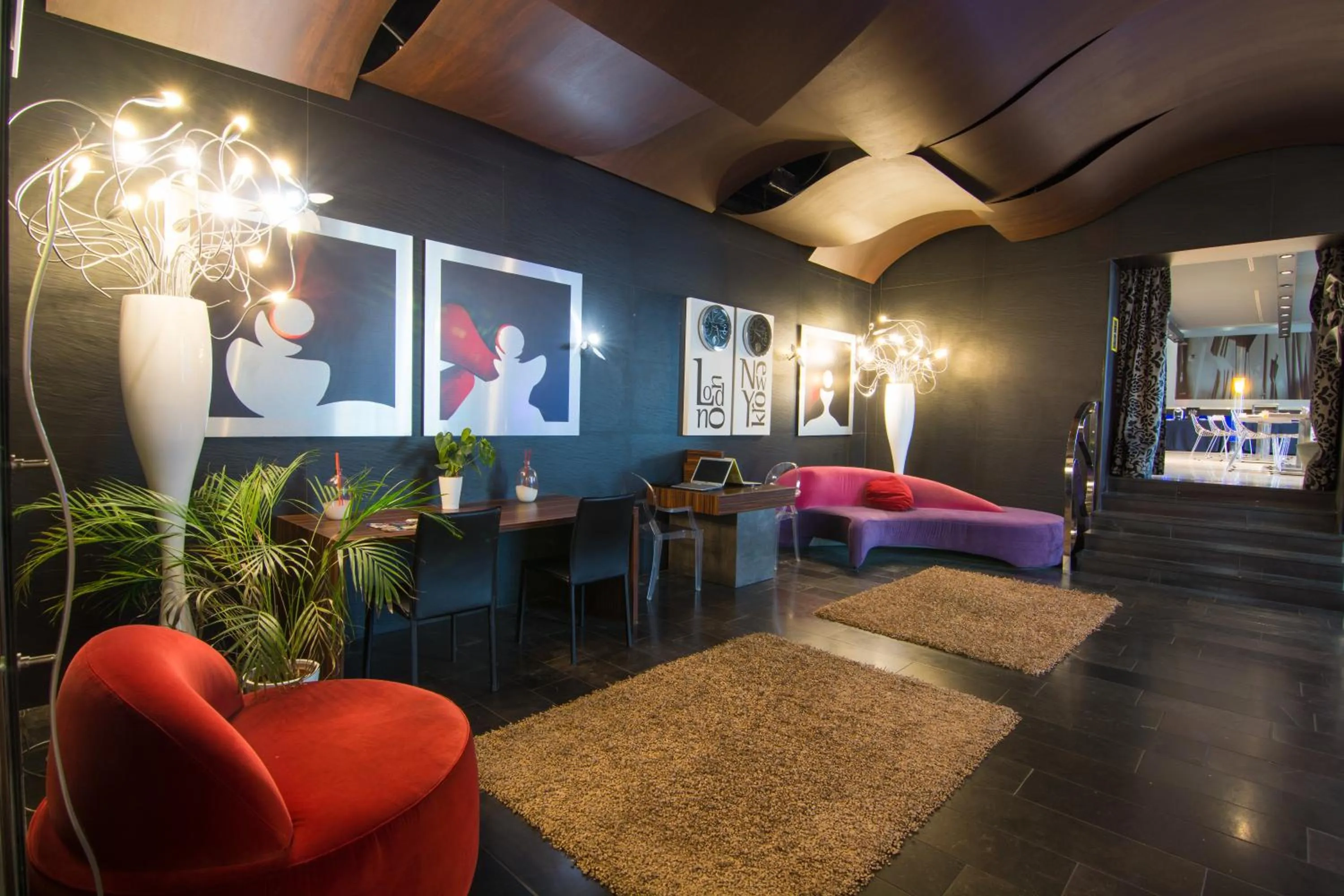 Lounge or bar in Petit Palace Tamarises