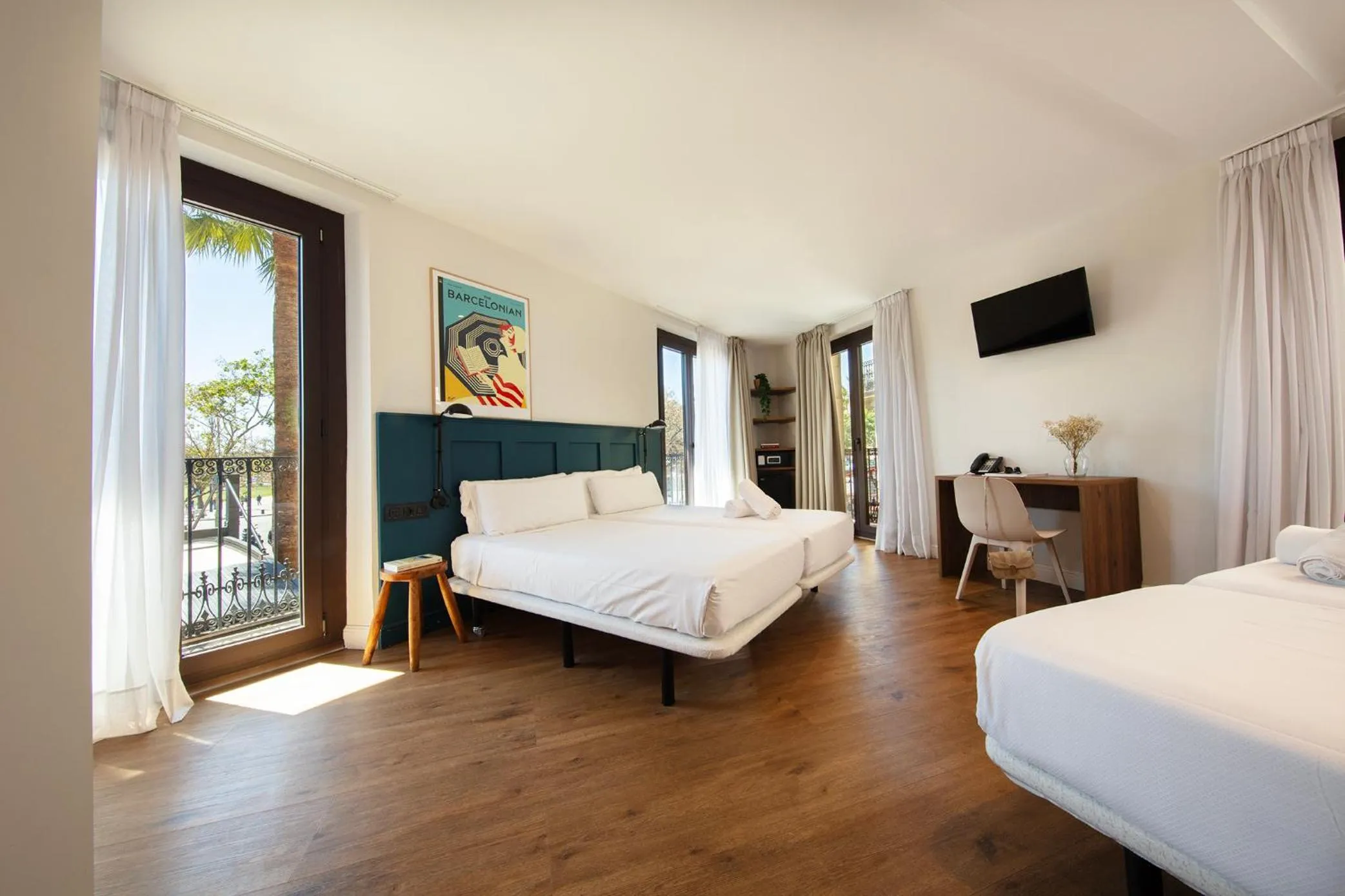 Photo of the whole room, Bed in Som Nit Port Vell