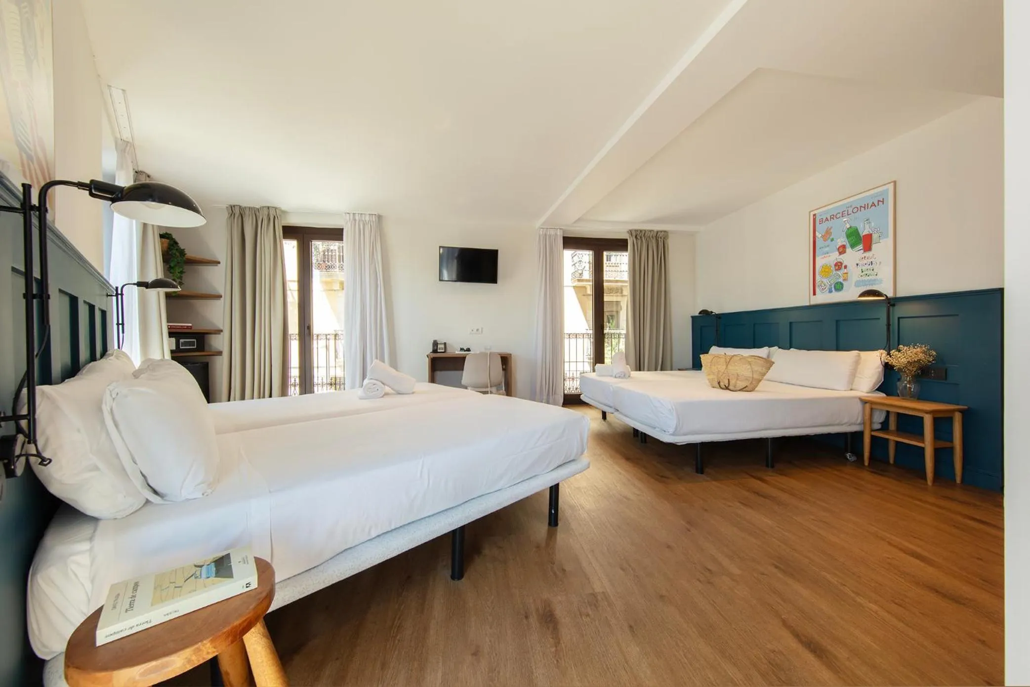 Photo of the whole room, Bed in Som Nit Port Vell