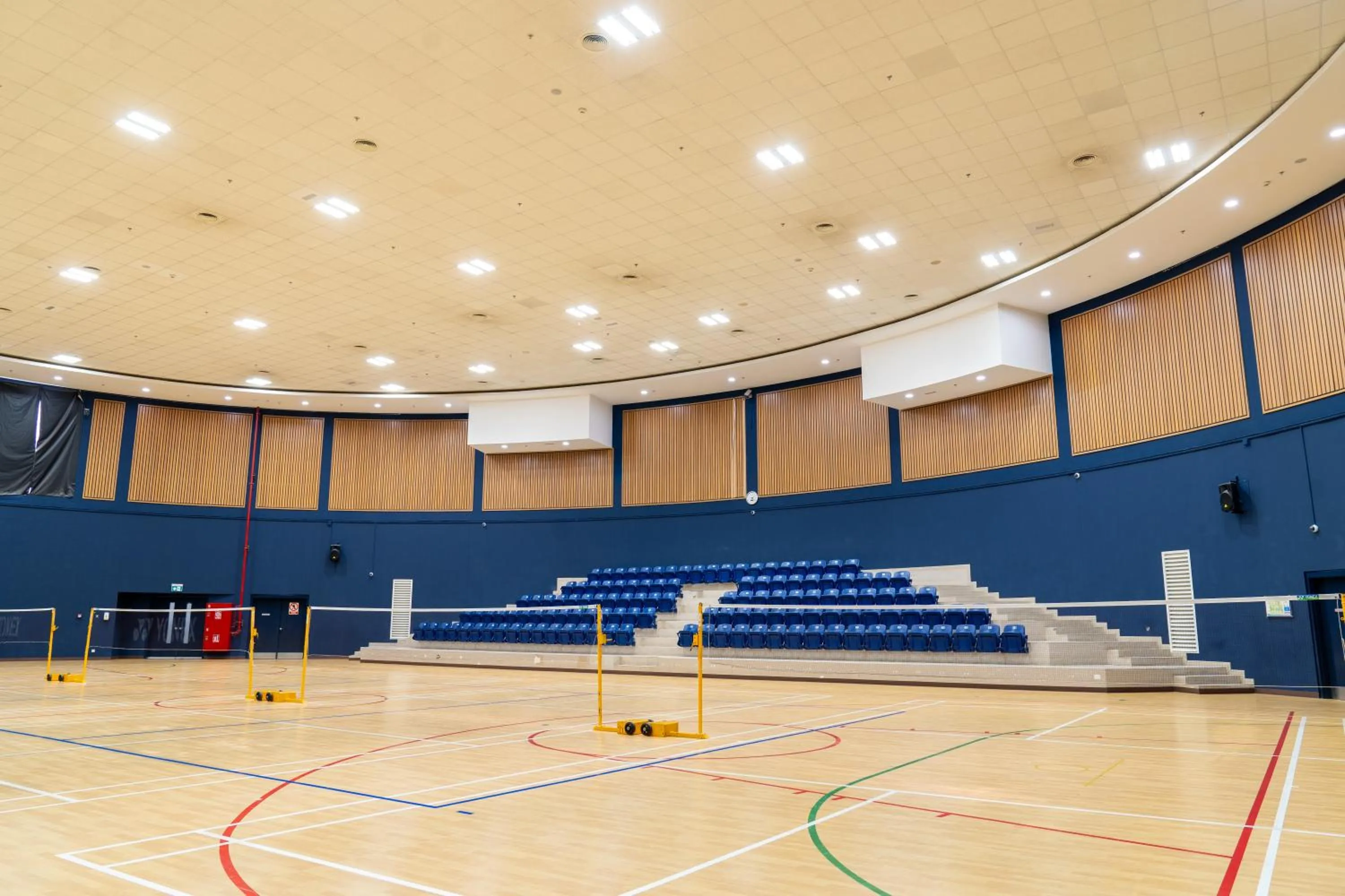 Fitness centre/facilities in eStay Hotel