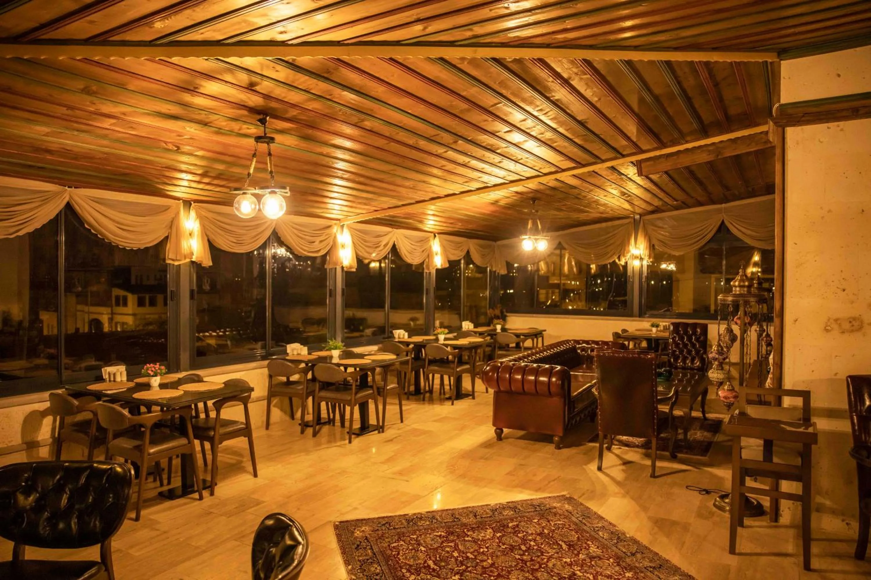 Communal lounge/ TV room in Garden Suites Hotel Cappadocia