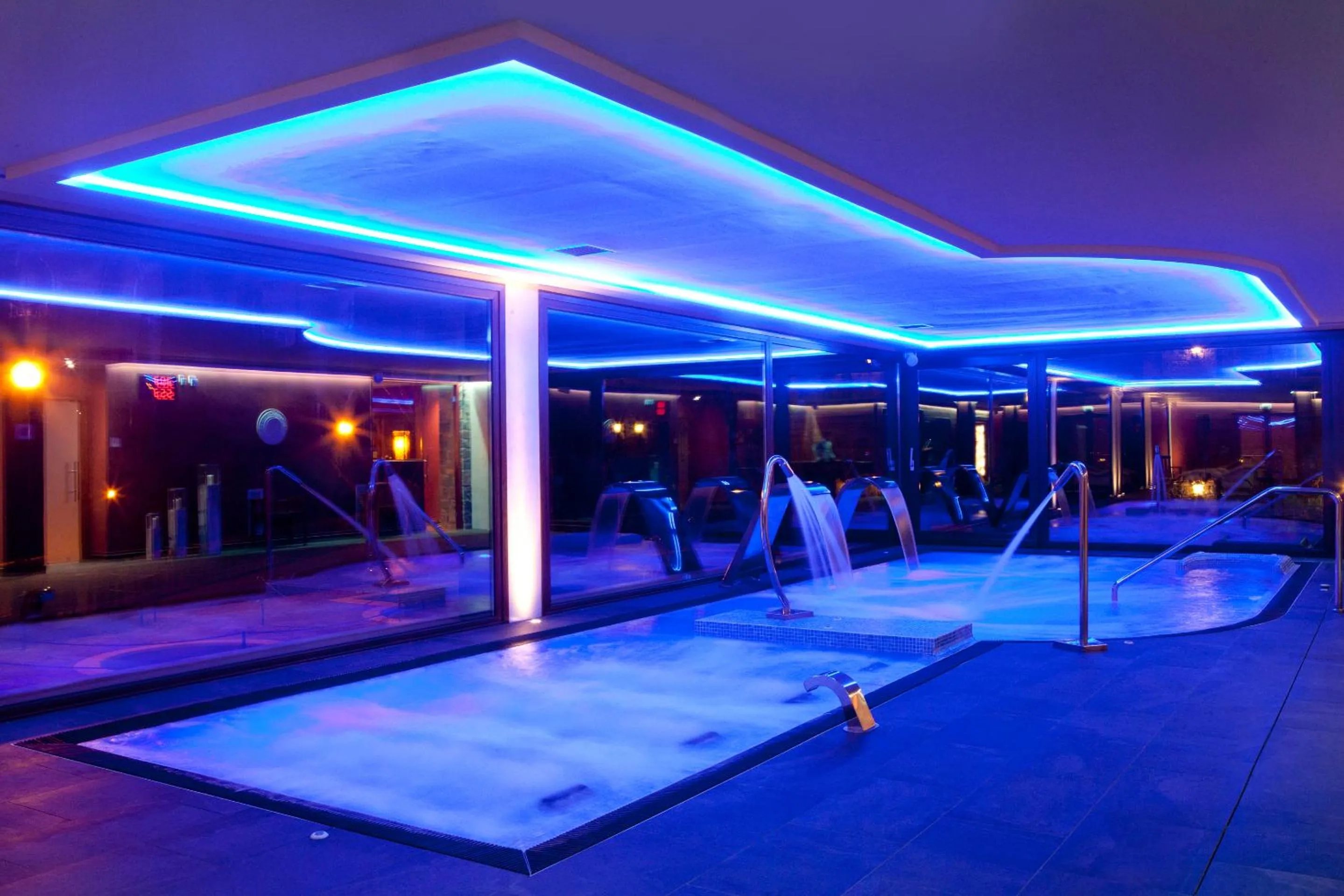 Hot Tub in Hotel & SPA Peña Montañesa