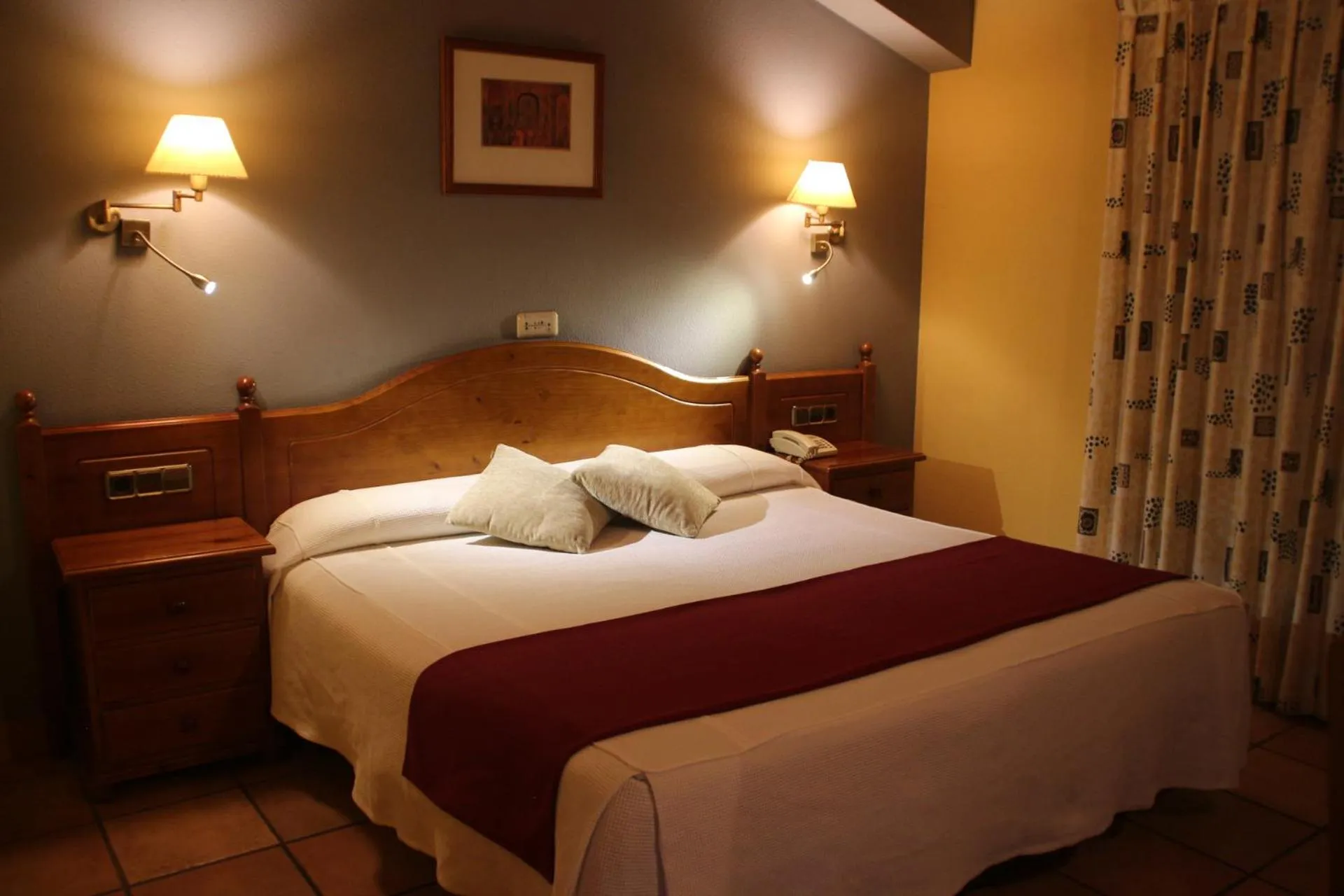 Photo of the whole room, Bed in Hotel & SPA Peña Montañesa