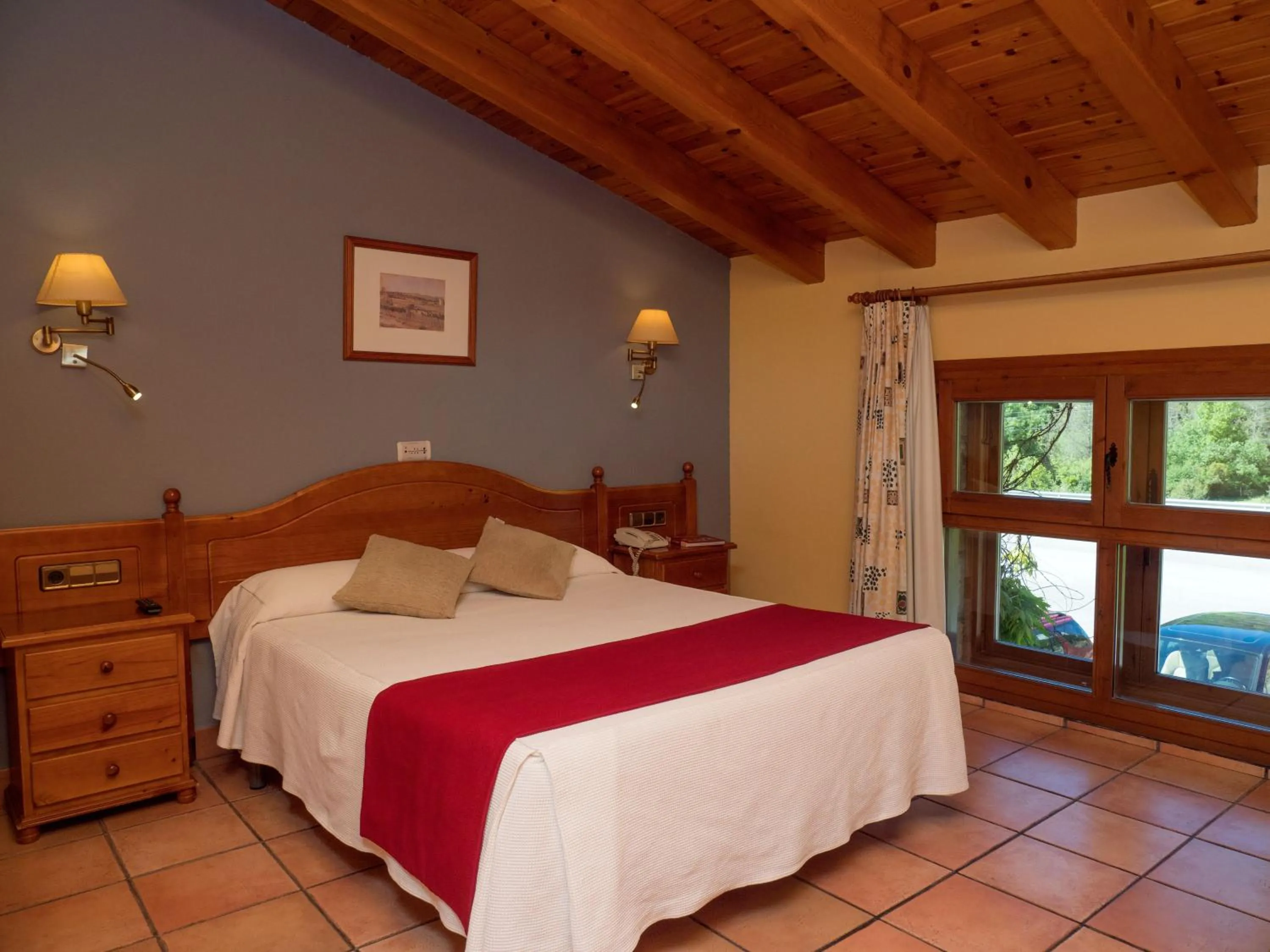 Photo of the whole room, Bed in Hotel & SPA Peña Montañesa
