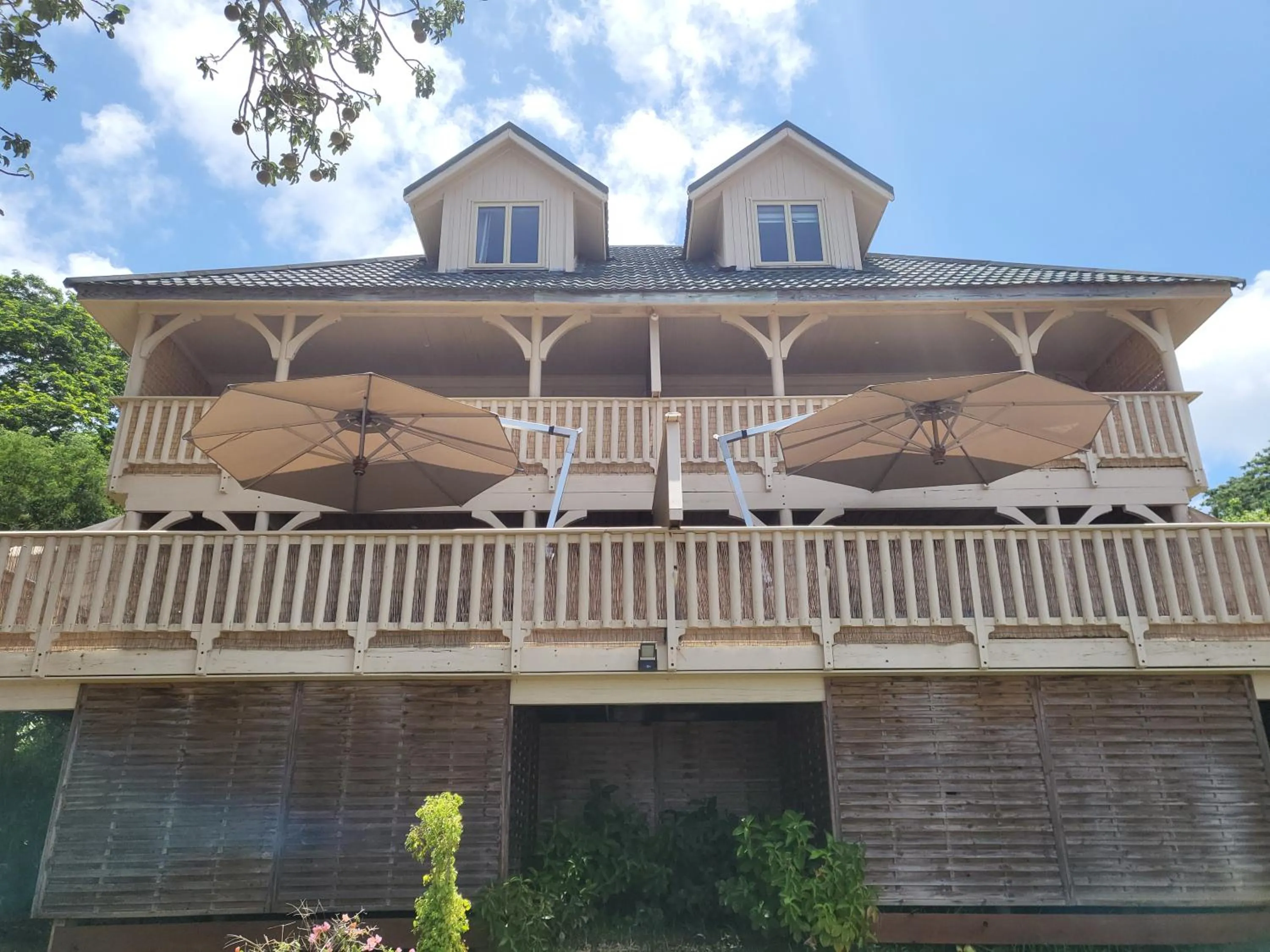 Property building in Hôtel Hamaha Beach