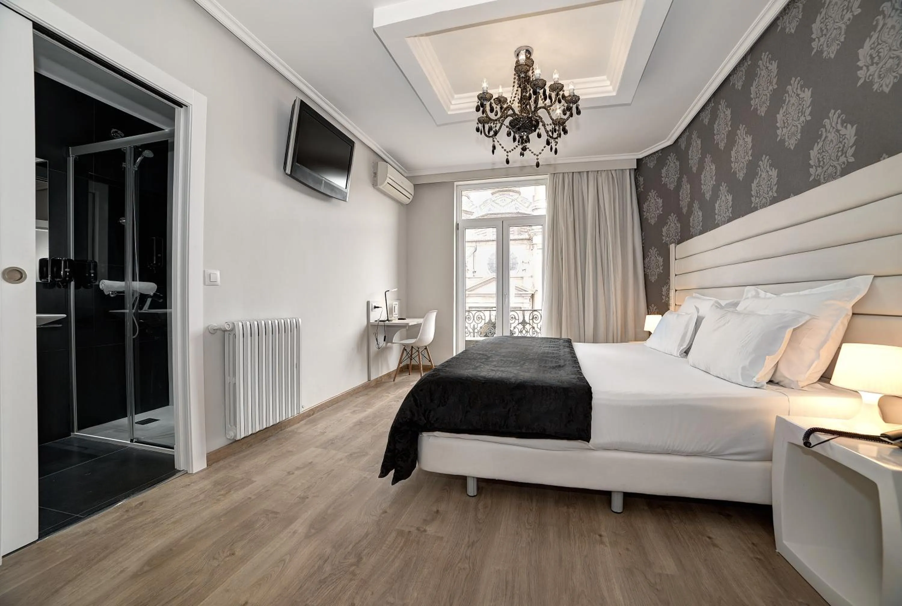 Photo of the whole room, Bed in Hotel Pilar Plaza