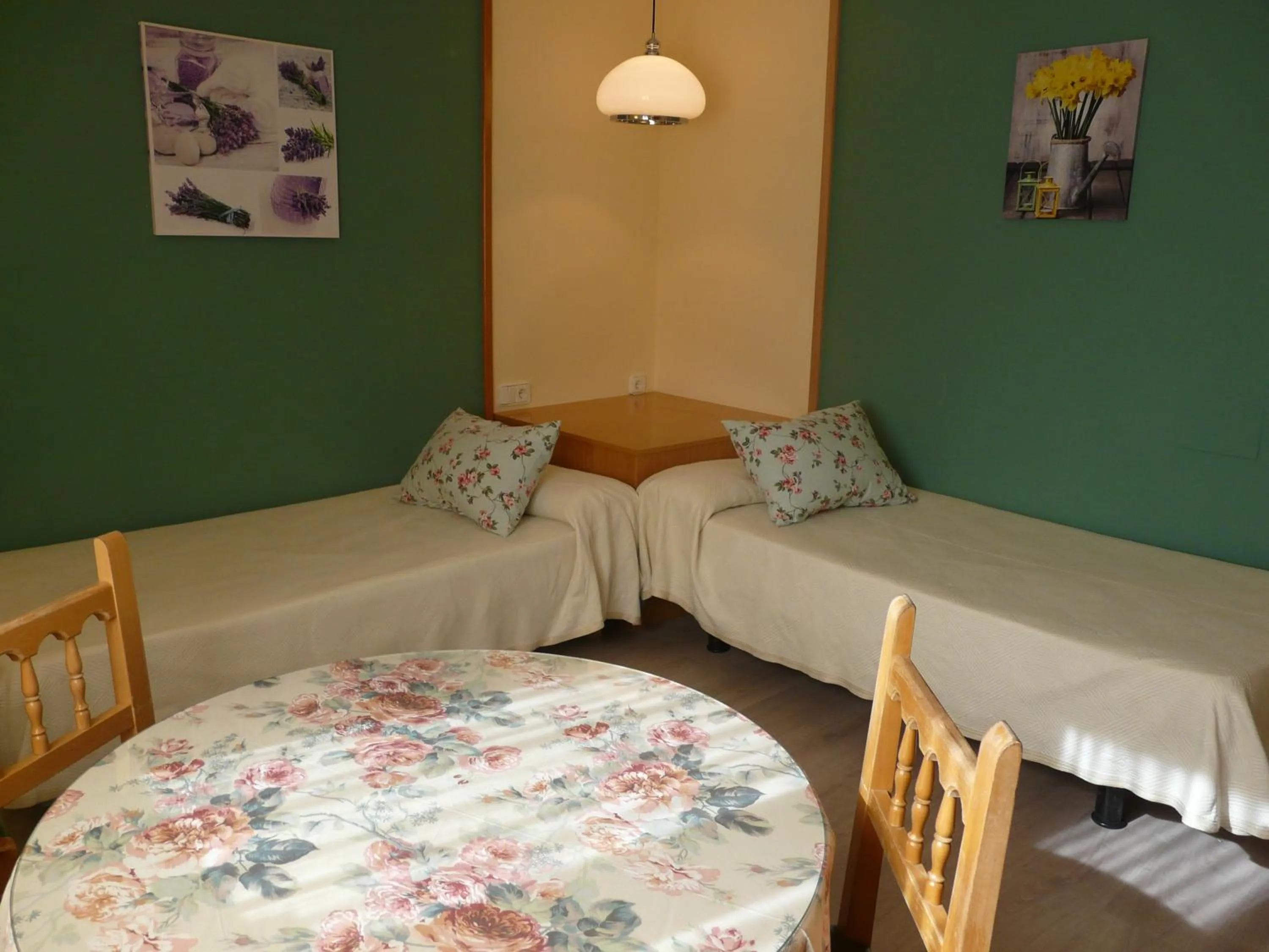 Communal lounge/ TV room, Bed in Hotel Nice