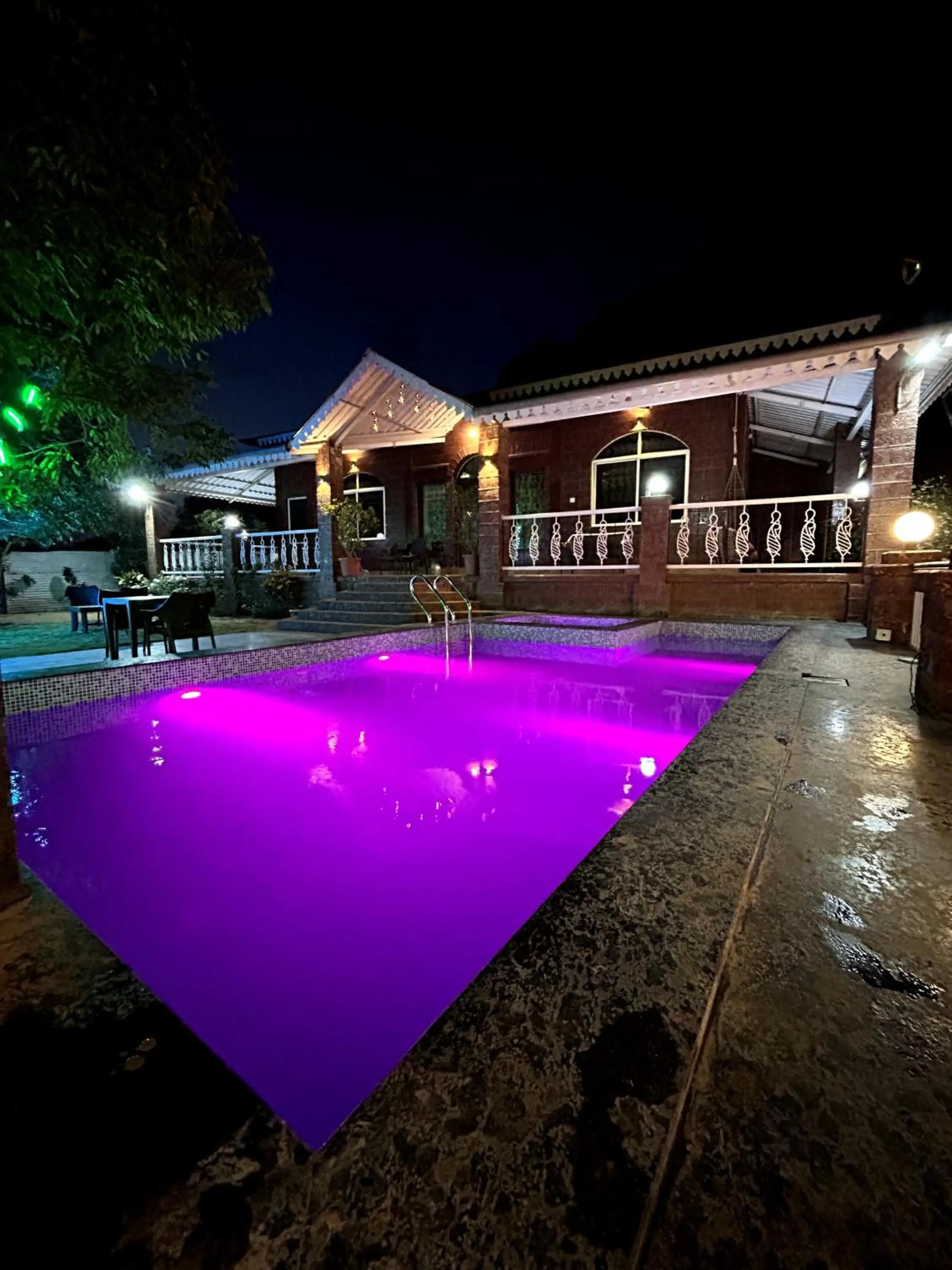 Swimming pool in Sai Leela Bungalow - Villa with Private Pool