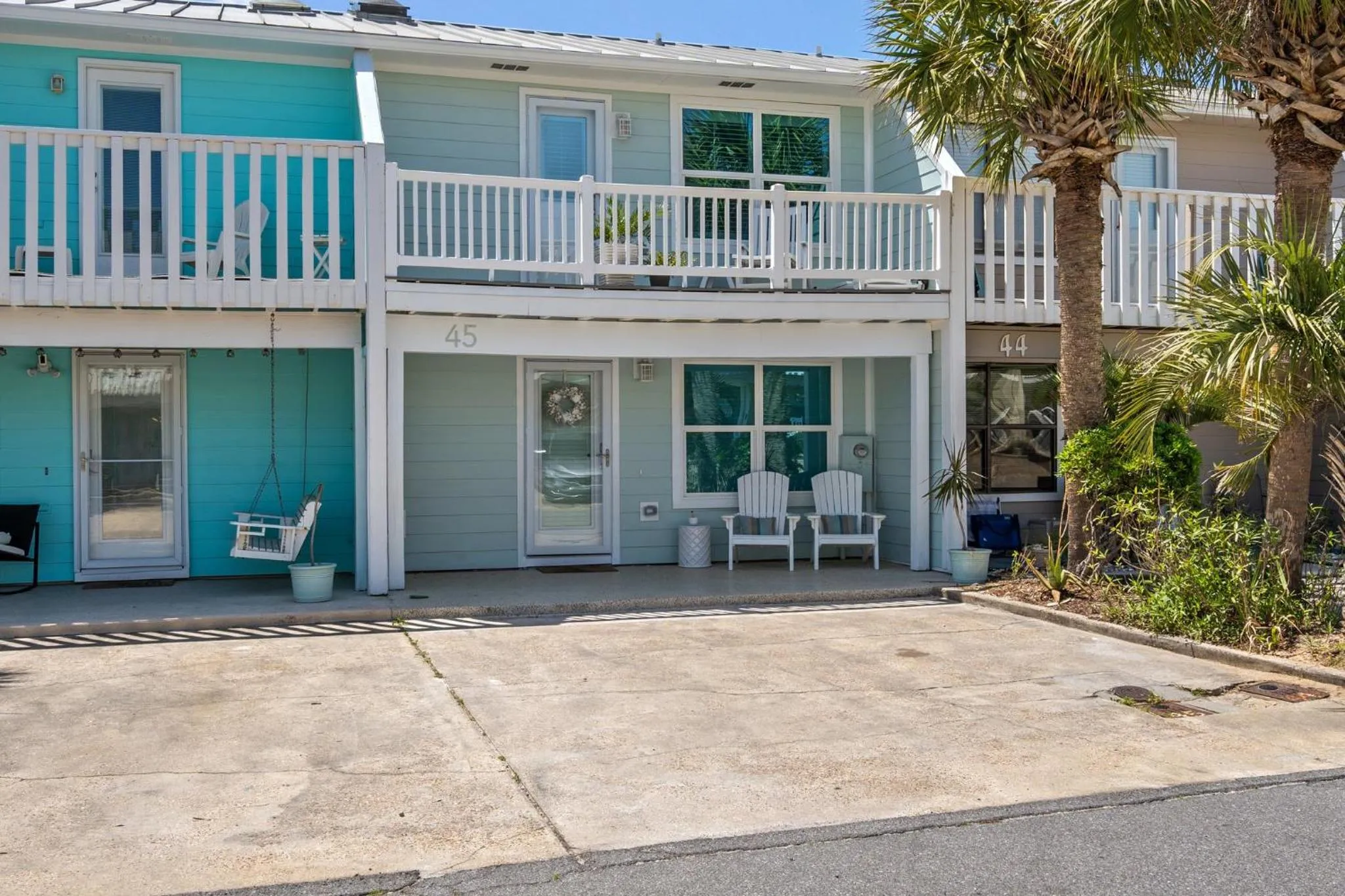Property building in 140 Feet To White Sandy Beaches! Newly Renovated! Pool! Grill!