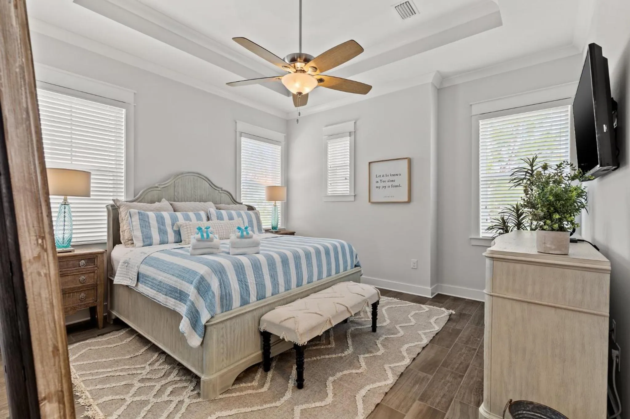 Bed in 24 York Lane | Edgewater Escape