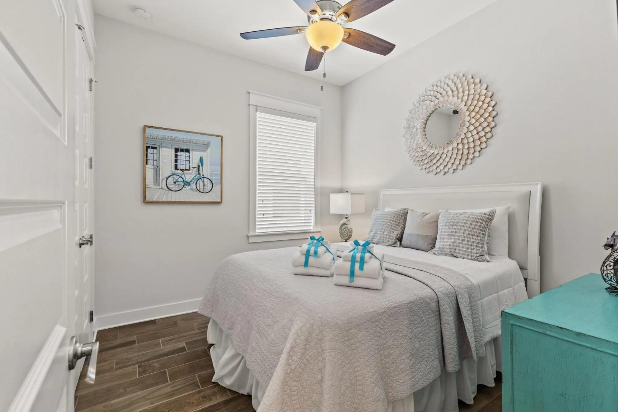 Bed in 24 York Lane | Edgewater Escape