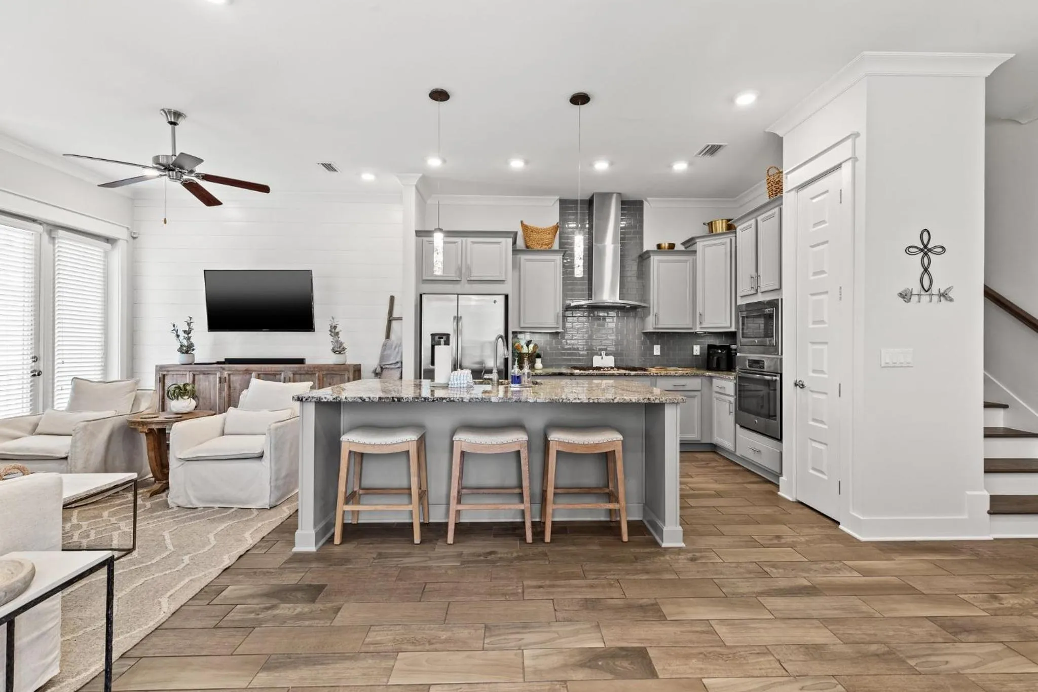 Kitchen or kitchenette in 24 York Lane | Edgewater Escape