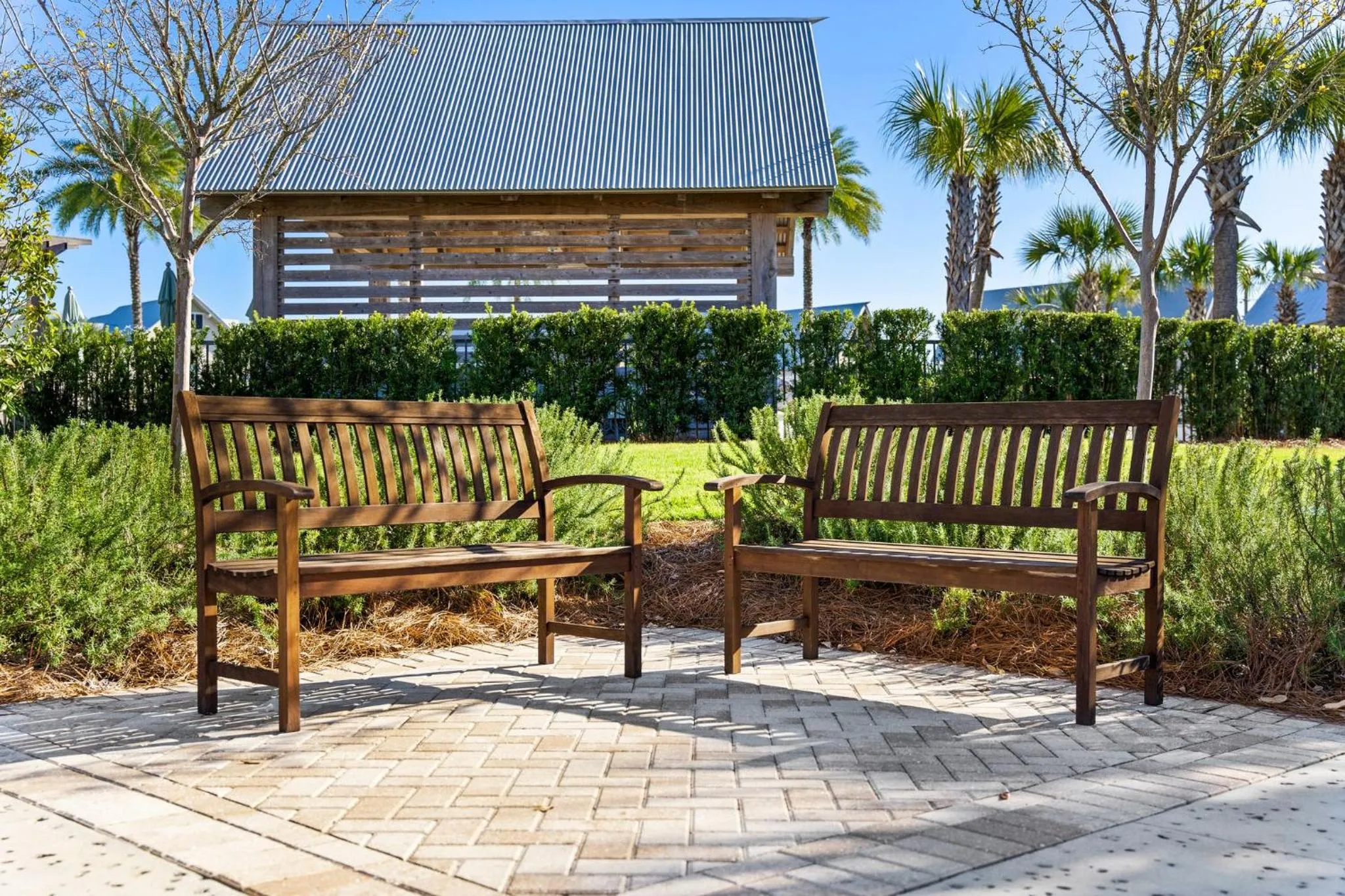 Property building in 24 York Lane | Edgewater Escape